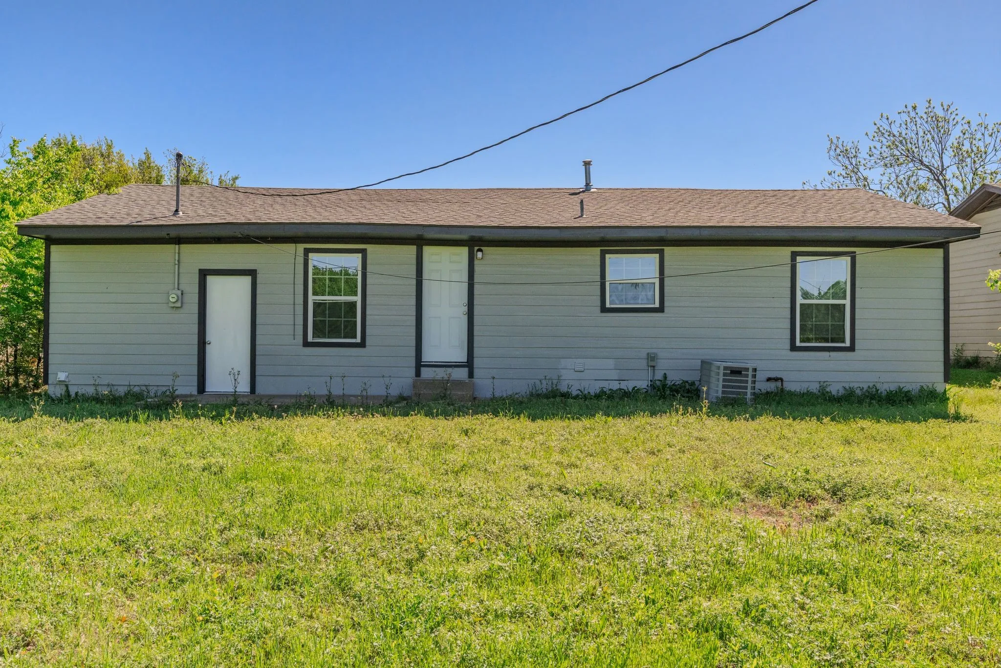 Single Family Residence For Sale in Hunt County , 1704 Langford Street, Greenville, Texas 75401, 2 Bedroom, 1 Bathroom, Garage spaces, 1,080 Sqft, built in 1967, mls#21231320, Real Estate Agent in Greenville, Homes For Sale in Hunt county, Homes For Sale in Greenville, Realtor in Greenville Texas, Real Estate Brokerage Independent Realty Texas, Luminita Cordes Realtor