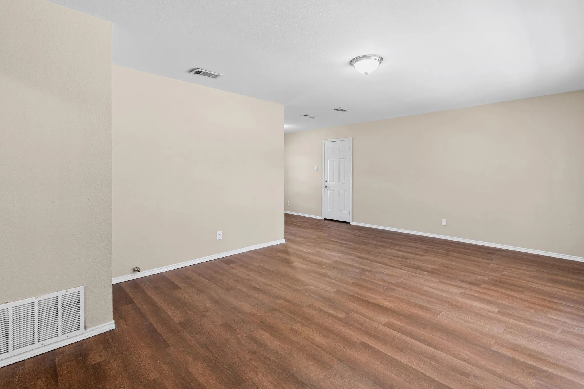 Single Family Residence For Sale in Hunt County , 1704 Langford Street, Greenville, Texas 75401, 2 Bedroom, 1 Bathroom, Garage spaces, 1,080 Sqft, built in 1967, mls#21231320, Real Estate Agent in Greenville, Homes For Sale in Hunt county, Homes For Sale in Greenville, Realtor in Greenville Texas, Real Estate Brokerage Independent Realty Texas, Luminita Cordes Realtor
