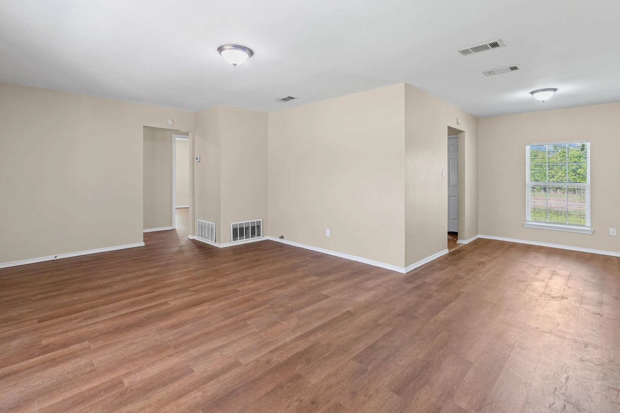 Single Family Residence For Sale in Hunt County , 1704 Langford Street, Greenville, Texas 75401, 2 Bedroom, 1 Bathroom, Garage spaces, 1,080 Sqft, built in 1967, mls#21231320, Real Estate Agent in Greenville, Homes For Sale in Hunt county, Homes For Sale in Greenville, Realtor in Greenville Texas, Real Estate Brokerage Independent Realty Texas, Luminita Cordes Realtor