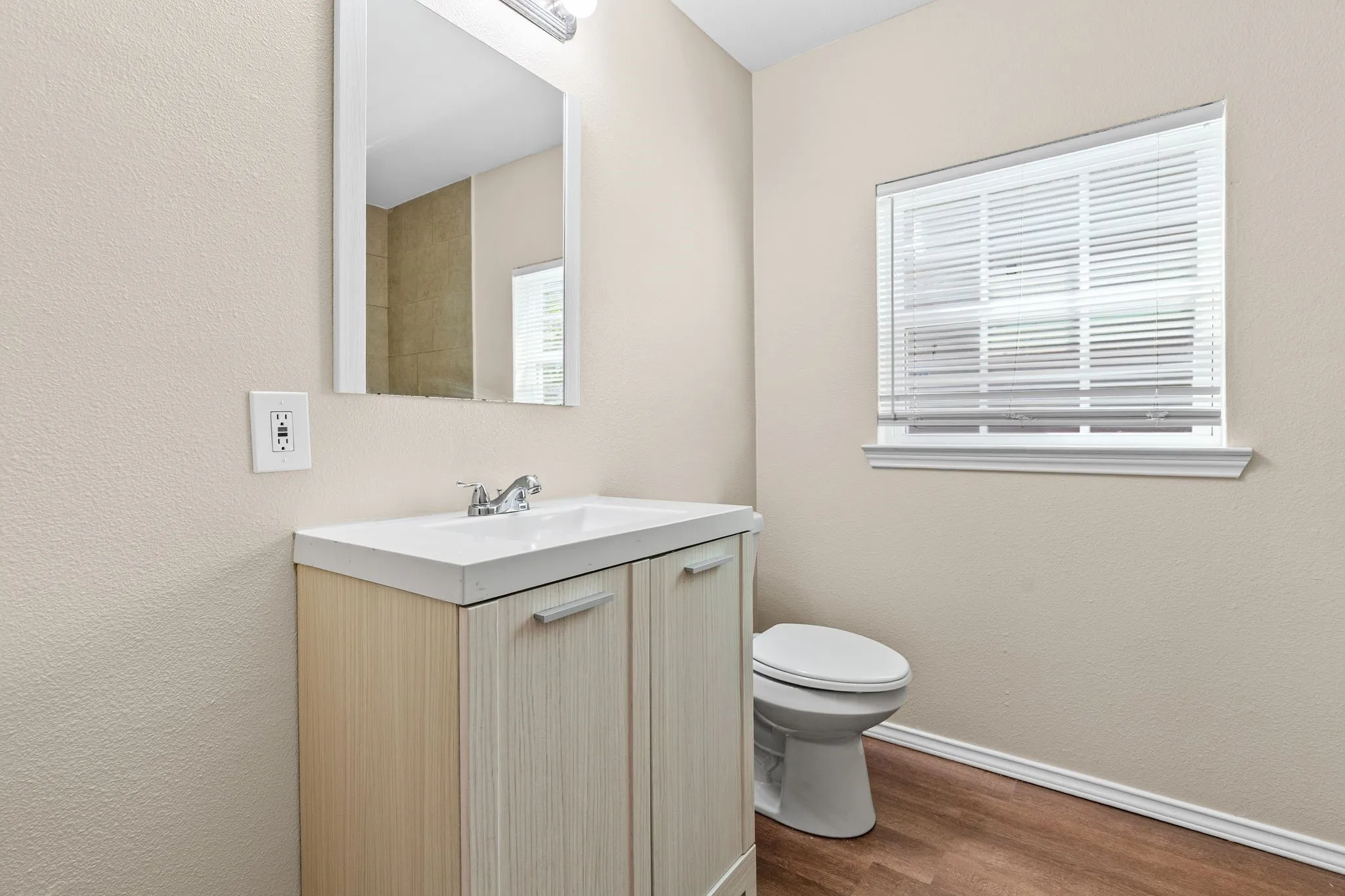 Single Family Residence For Sale in Hunt County , 1704 Langford Street, Greenville, Texas 75401, 2 Bedroom, 1 Bathroom, Garage spaces, 1,080 Sqft, built in 1967, mls#21231320, Real Estate Agent in Greenville, Homes For Sale in Hunt county, Homes For Sale in Greenville, Realtor in Greenville Texas, Real Estate Brokerage Independent Realty Texas, Luminita Cordes Realtor