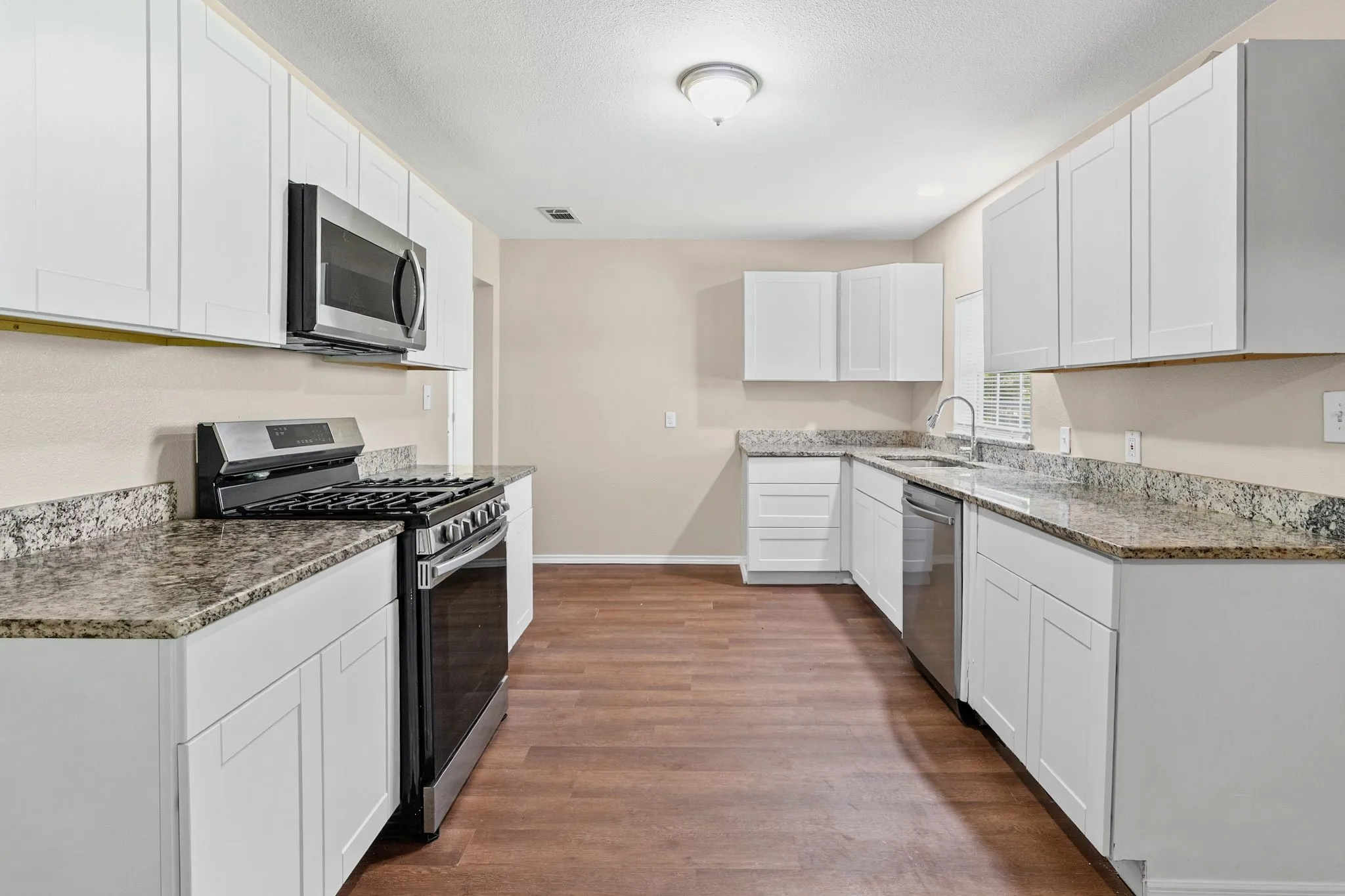 Single Family Residence For Sale in Hunt County , 1704 Langford Street, Greenville, Texas 75401, 2 Bedroom, 1 Bathroom, Garage spaces, 1,080 Sqft, built in 1967, mls#21231320, Real Estate Agent in Greenville, Homes For Sale in Hunt county, Homes For Sale in Greenville, Realtor in Greenville Texas, Real Estate Brokerage Independent Realty Texas, Luminita Cordes Realtor
