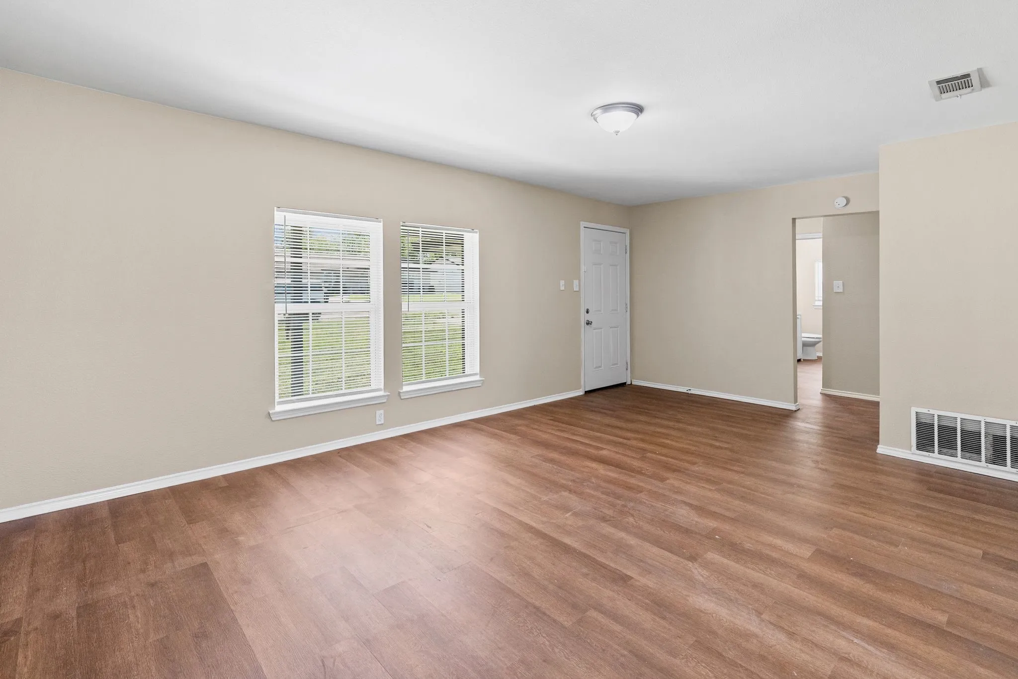 Single Family Residence For Sale in Hunt County , 1704 Langford Street, Greenville, Texas 75401, 2 Bedroom, 1 Bathroom, Garage spaces, 1,080 Sqft, built in 1967, mls#21231320, Real Estate Agent in Greenville, Homes For Sale in Hunt county, Homes For Sale in Greenville, Realtor in Greenville Texas, Real Estate Brokerage Independent Realty Texas, Luminita Cordes Realtor