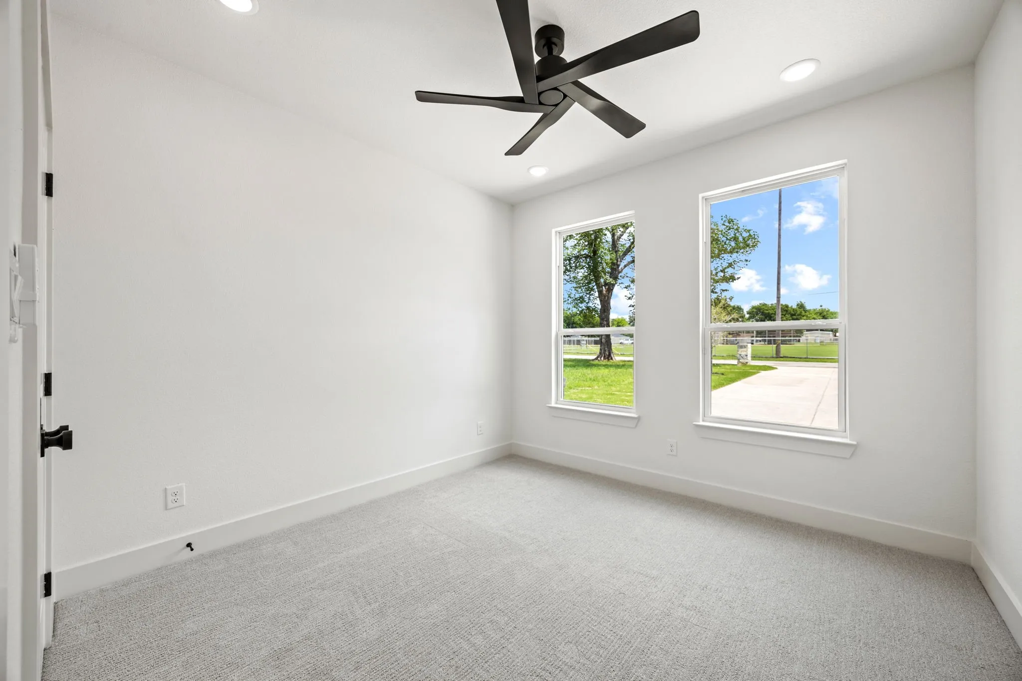 Single Family Residence For Sale in Navarro County , 402 S Humphrey Avenue, Kerens, Texas 75144, 3 Bedroom, 3 Bathroom, 2 Garage spaces, 1,650 Sqft, built in 2025, mls#21232289, Real Estate Agent in Kerens, Homes For Sale in Navarro county, Homes For Sale in Kerens, Realtor in Kerens Texas, Real Estate Brokerage Independent Realty Texas, Luminita Cordes Realtor