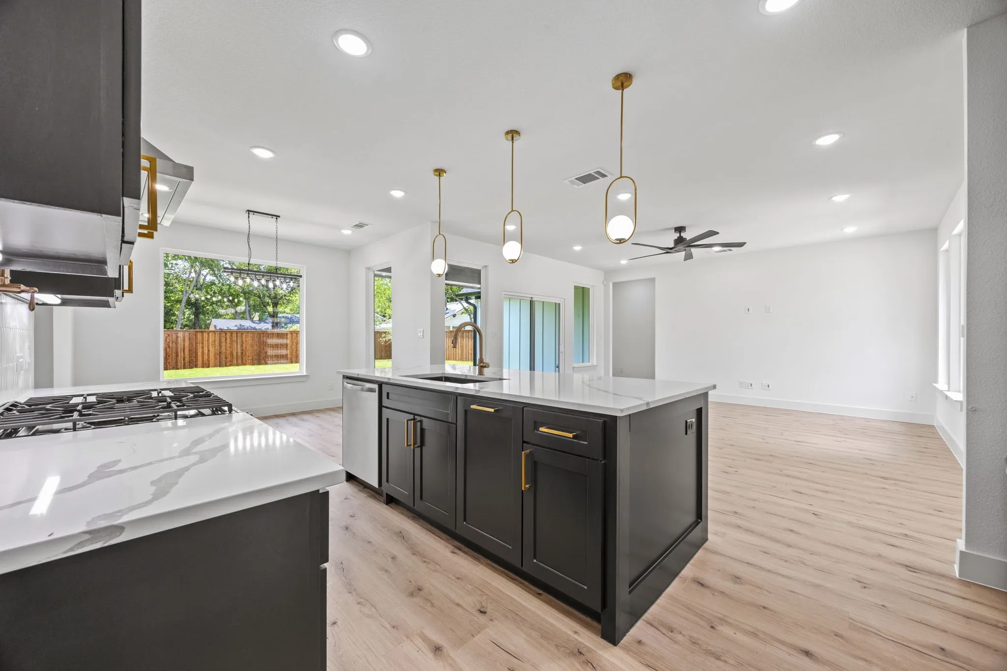 Single Family Residence For Sale in Navarro County , 402 S Humphrey Avenue, Kerens, Texas 75144, 3 Bedroom, 3 Bathroom, 2 Garage spaces, 1,650 Sqft, built in 2025, mls#21232289, Real Estate Agent in Kerens, Homes For Sale in Navarro county, Homes For Sale in Kerens, Realtor in Kerens Texas, Real Estate Brokerage Independent Realty Texas, Luminita Cordes Realtor