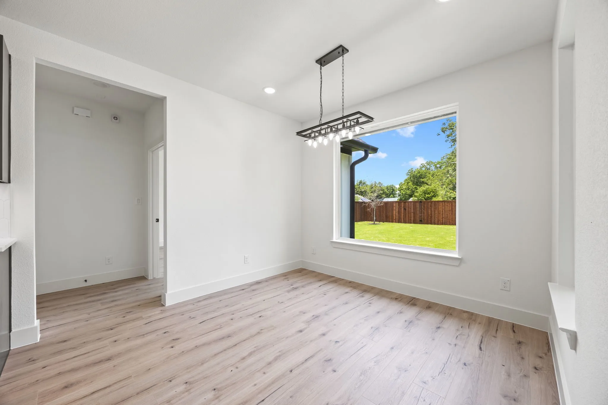 Single Family Residence For Sale in Navarro County , 402 S Humphrey Avenue, Kerens, Texas 75144, 3 Bedroom, 3 Bathroom, 2 Garage spaces, 1,650 Sqft, built in 2025, mls#21232289, Real Estate Agent in Kerens, Homes For Sale in Navarro county, Homes For Sale in Kerens, Realtor in Kerens Texas, Real Estate Brokerage Independent Realty Texas, Luminita Cordes Realtor