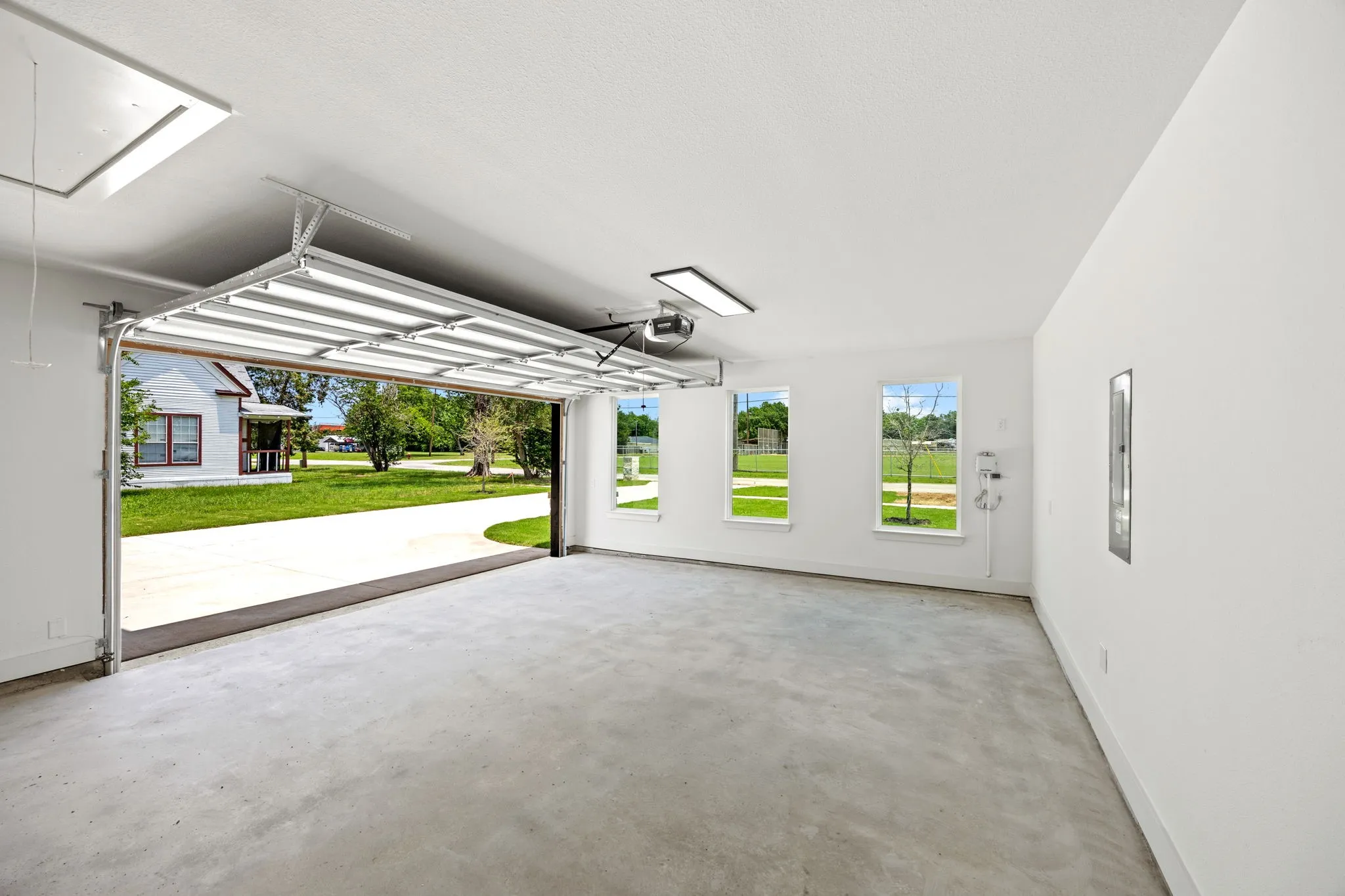 Single Family Residence For Sale in Navarro County , 402 S Humphrey Avenue, Kerens, Texas 75144, 3 Bedroom, 3 Bathroom, 2 Garage spaces, 1,650 Sqft, built in 2025, mls#21232289, Real Estate Agent in Kerens, Homes For Sale in Navarro county, Homes For Sale in Kerens, Realtor in Kerens Texas, Real Estate Brokerage Independent Realty Texas, Luminita Cordes Realtor