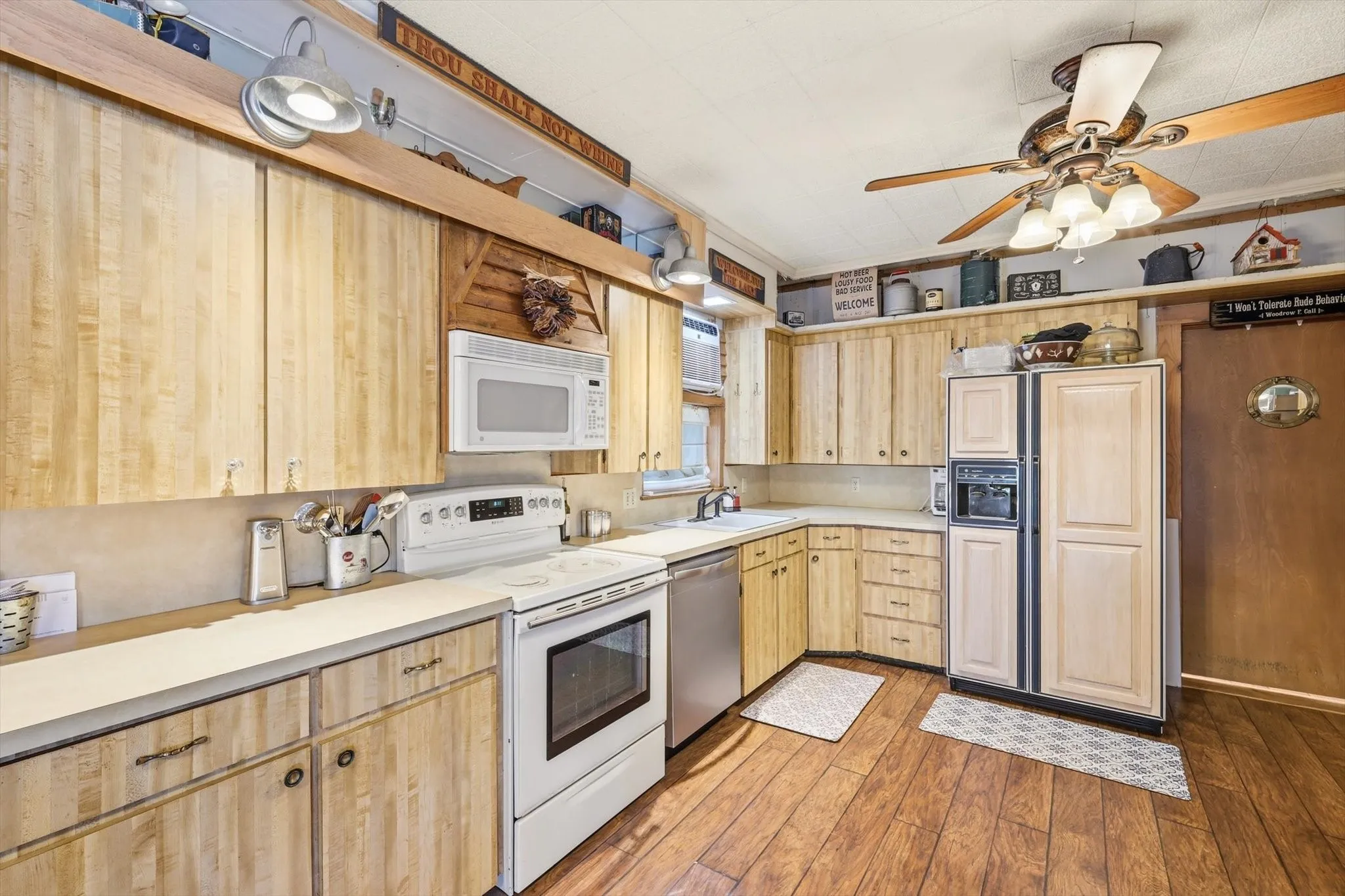 Single Family Residence For Sale in Palo Pinto County , 4513 Chapel Road, Possum Kingdom Lake, Texas 76450, 2 Bedroom, 2 Bathroom, 3 Garage spaces, 1,448 Sqft, built in 0, Unknown, mls#21199982, Real Estate Agent in Possum Kingdom Lake, Homes For Sale in Palo Pinto county, Homes For Sale in Possum Kingdom Lake, Realtor in Possum Kingdom Lake Texas, Real Estate Brokerage Independent Realty Texas, Luminita Cordes Realtor