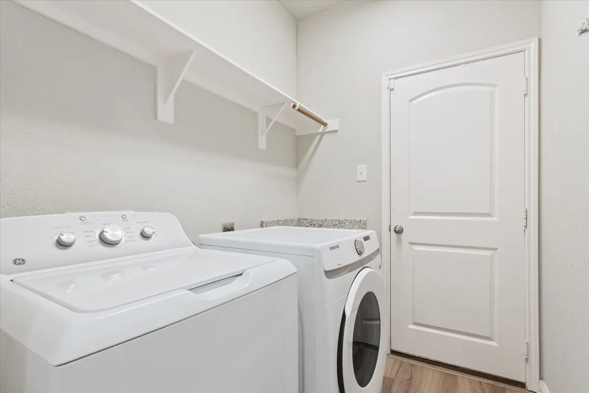 Single Family Residence For Sale in Mc Lennan County , 10416 Langham Drive, Waco, Texas 76708, 4 Bedrooms, 4 Bathrooms, 2 Garage spaces, 2,724 Sqft, built in 2020, Preowned, Price $375,000, mls#21230667, Real Estate Agent in Waco, Homes For Sale in Mc Lennan county, Homes For Sale in Waco, Realtor in Waco Texas, Real Estate Brokerage Independent Realty Texas, Luminita Cordes Realtor