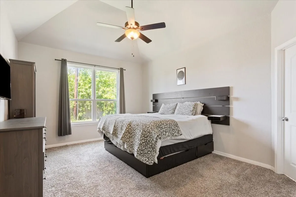 Single Family Residence For Sale in Mc Lennan County , 10416 Langham Drive, Waco, Texas 76708, 4 Bedrooms, 4 Bathrooms, 2 Garage spaces, 2,724 Sqft, built in 2020, Preowned, Price $375,000, mls#21230667, Real Estate Agent in Waco, Homes For Sale in Mc Lennan county, Homes For Sale in Waco, Realtor in Waco Texas, Real Estate Brokerage Independent Realty Texas, Luminita Cordes Realtor