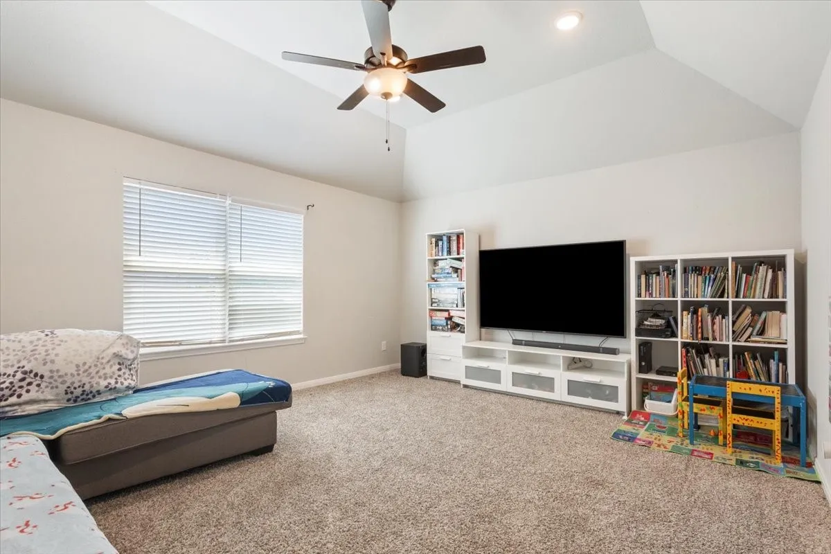 Single Family Residence For Sale in Mc Lennan County , 10416 Langham Drive, Waco, Texas 76708, 4 Bedrooms, 4 Bathrooms, 2 Garage spaces, 2,724 Sqft, built in 2020, Preowned, Price $375,000, mls#21230667, Real Estate Agent in Waco, Homes For Sale in Mc Lennan county, Homes For Sale in Waco, Realtor in Waco Texas, Real Estate Brokerage Independent Realty Texas, Luminita Cordes Realtor