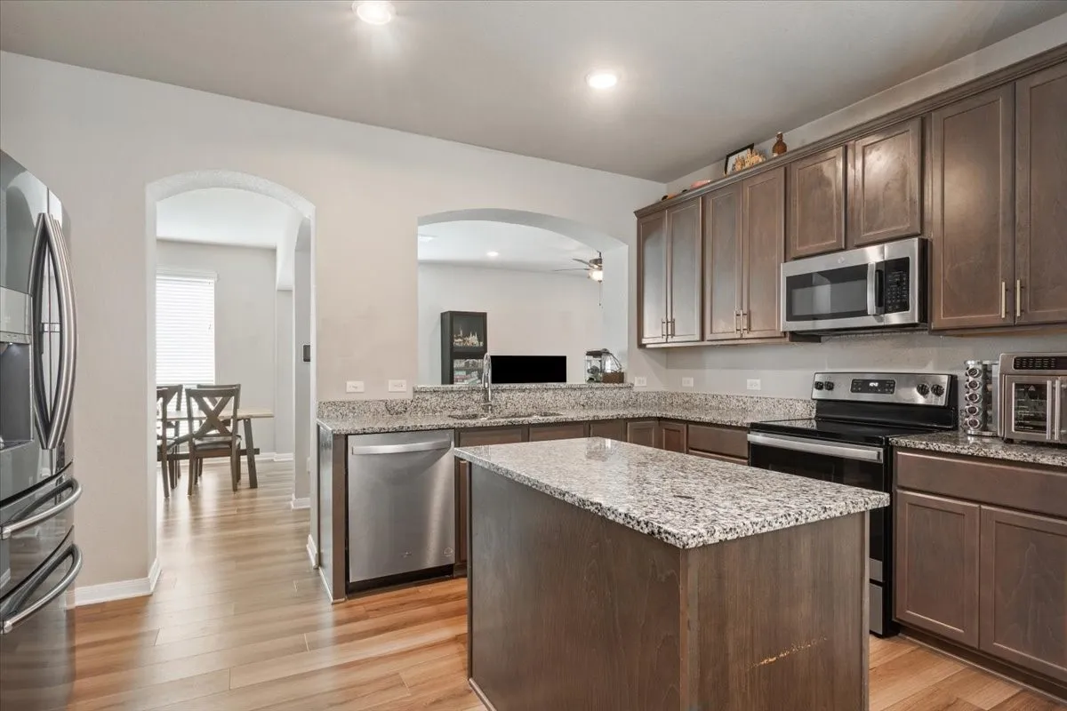 Single Family Residence For Sale in Mc Lennan County , 10416 Langham Drive, Waco, Texas 76708, 4 Bedrooms, 4 Bathrooms, 2 Garage spaces, 2,724 Sqft, built in 2020, Preowned, Price $375,000, mls#21230667, Real Estate Agent in Waco, Homes For Sale in Mc Lennan county, Homes For Sale in Waco, Realtor in Waco Texas, Real Estate Brokerage Independent Realty Texas, Luminita Cordes Realtor