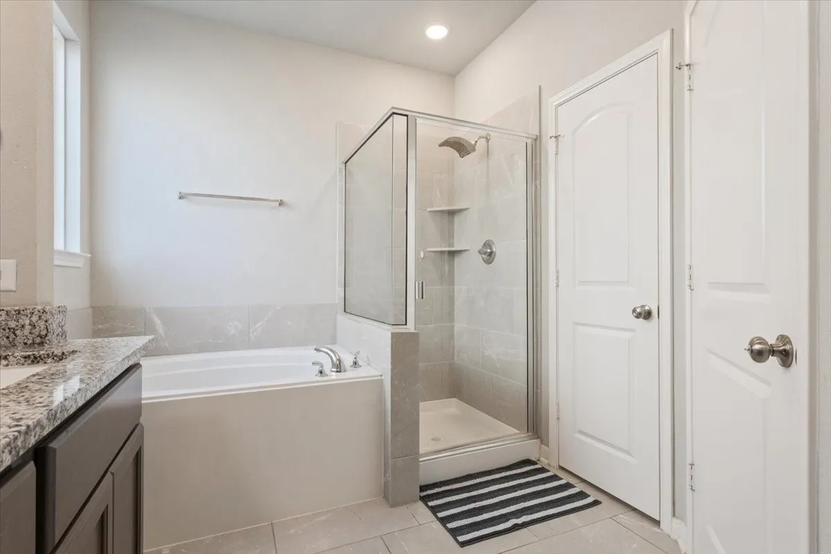 Single Family Residence For Sale in Mc Lennan County , 10416 Langham Drive, Waco, Texas 76708, 4 Bedrooms, 4 Bathrooms, 2 Garage spaces, 2,724 Sqft, built in 2020, Preowned, Price $375,000, mls#21230667, Real Estate Agent in Waco, Homes For Sale in Mc Lennan county, Homes For Sale in Waco, Realtor in Waco Texas, Real Estate Brokerage Independent Realty Texas, Luminita Cordes Realtor