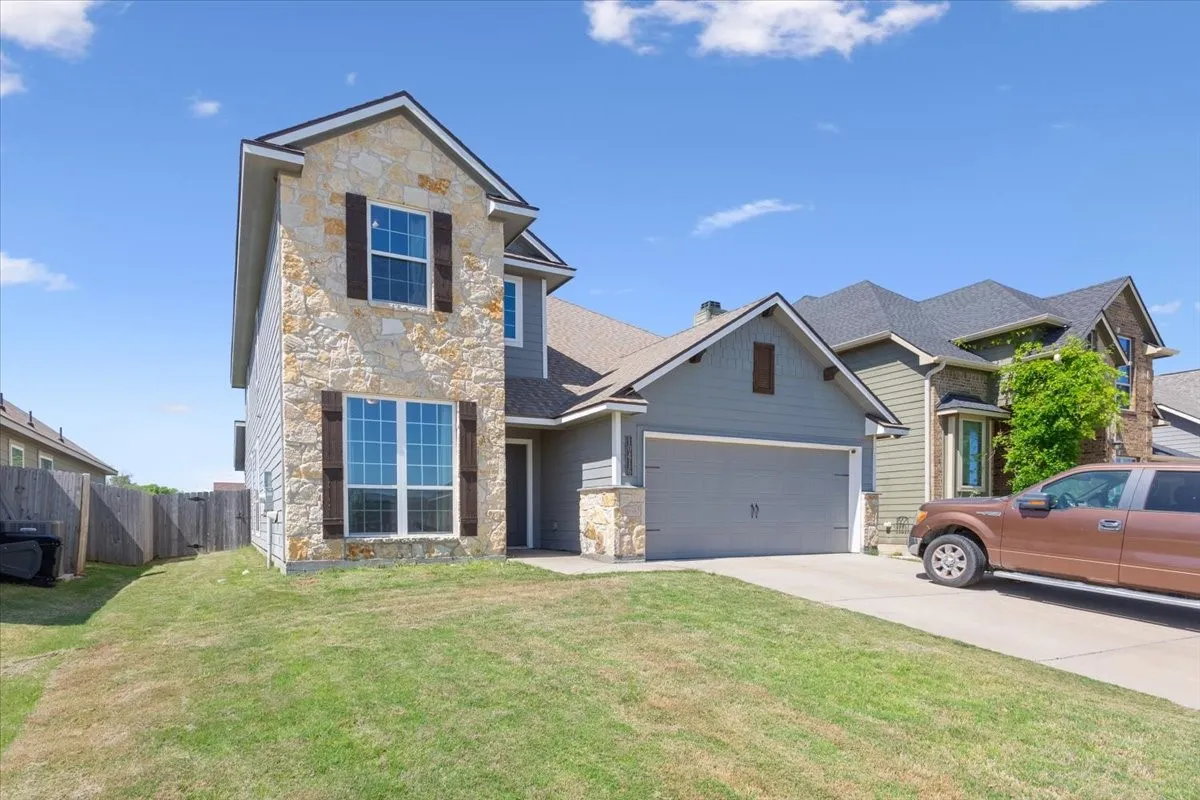 Single Family Residence For Sale in Mc Lennan County , 10416 Langham Drive, Waco, Texas 76708, 4 Bedrooms, 4 Bathrooms, 2 Garage spaces, 2,724 Sqft, built in 2020, Preowned, Price $375,000, mls#21230667, Real Estate Agent in Waco, Homes For Sale in Mc Lennan county, Homes For Sale in Waco, Realtor in Waco Texas, Real Estate Brokerage Independent Realty Texas, Luminita Cordes Realtor
