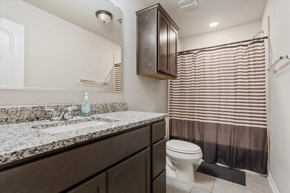 Single Family Residence For Sale in Mc Lennan County , 10416 Langham Drive, Waco, Texas 76708, 4 Bedrooms, 4 Bathrooms, 2 Garage spaces, 2,724 Sqft, built in 2020, Preowned, Price $375,000, mls#21230667, Real Estate Agent in Waco, Homes For Sale in Mc Lennan county, Homes For Sale in Waco, Realtor in Waco Texas, Real Estate Brokerage Independent Realty Texas, Luminita Cordes Realtor