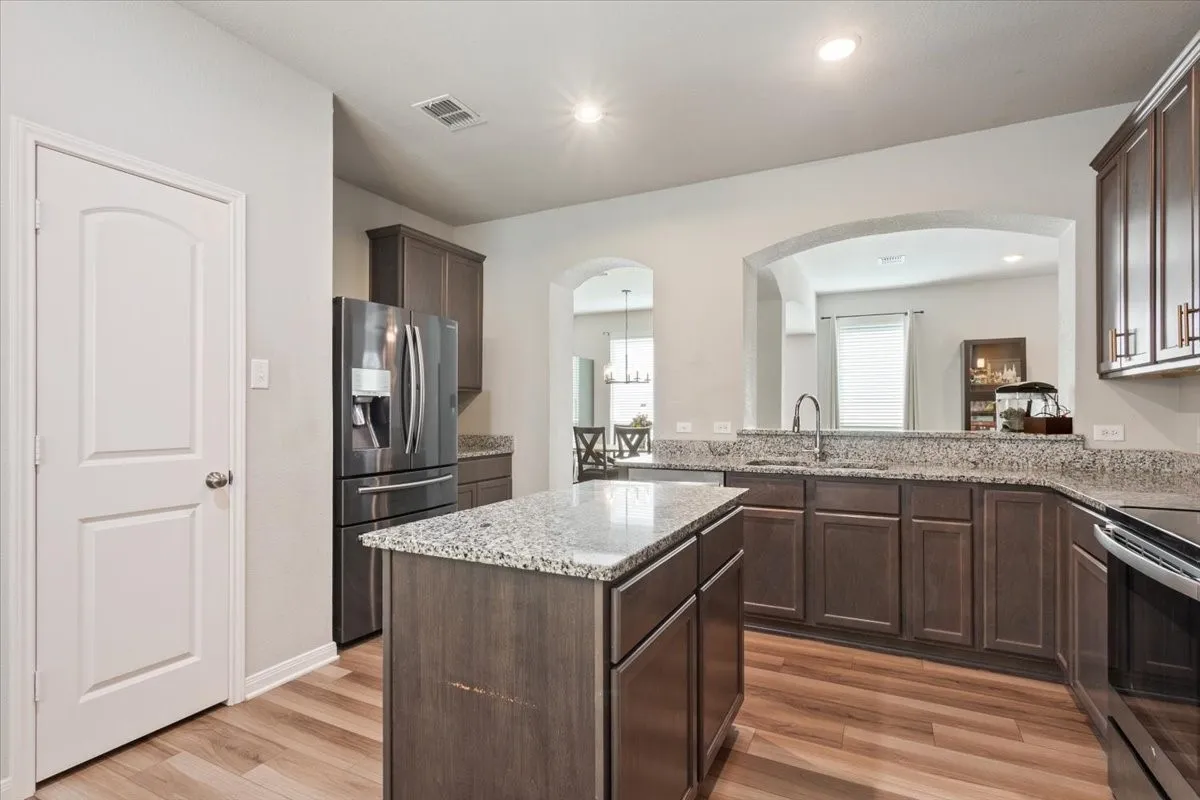 Single Family Residence For Sale in Mc Lennan County , 10416 Langham Drive, Waco, Texas 76708, 4 Bedrooms, 4 Bathrooms, 2 Garage spaces, 2,724 Sqft, built in 2020, Preowned, Price $375,000, mls#21230667, Real Estate Agent in Waco, Homes For Sale in Mc Lennan county, Homes For Sale in Waco, Realtor in Waco Texas, Real Estate Brokerage Independent Realty Texas, Luminita Cordes Realtor