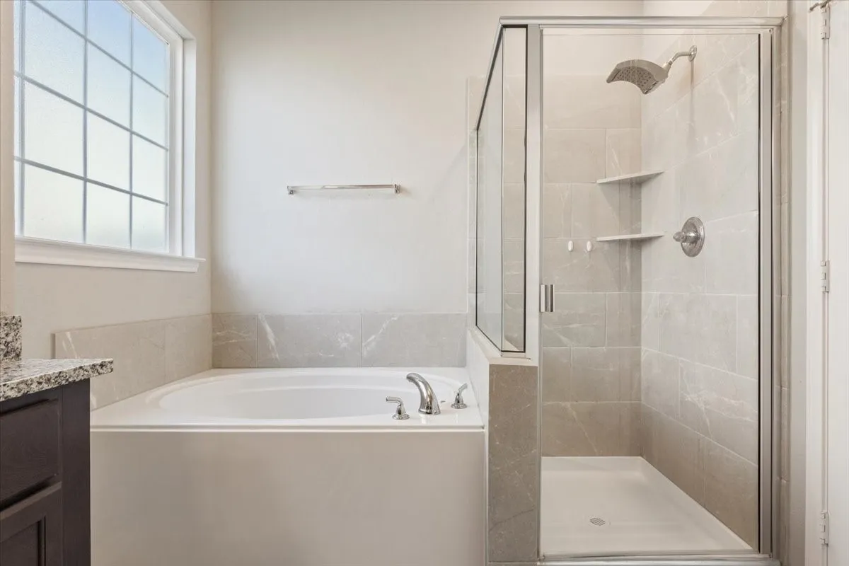 Single Family Residence For Sale in Mc Lennan County , 10416 Langham Drive, Waco, Texas 76708, 4 Bedrooms, 4 Bathrooms, 2 Garage spaces, 2,724 Sqft, built in 2020, Preowned, Price $375,000, mls#21230667, Real Estate Agent in Waco, Homes For Sale in Mc Lennan county, Homes For Sale in Waco, Realtor in Waco Texas, Real Estate Brokerage Independent Realty Texas, Luminita Cordes Realtor