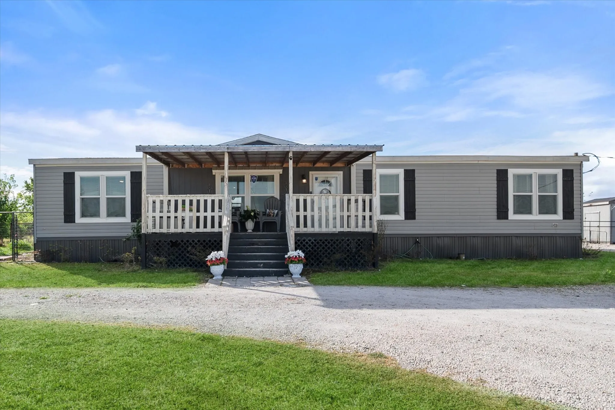 Mobile Home For Sale in Navarro County , 15955 W Highway 31, Purdon, Texas 76679, 4 Bedroom, 2 Bathroom, Garage spaces, 1,950 Sqft, built in 2019, mls#21231908, Real Estate Agent in Purdon, Homes For Sale in Navarro county, Homes For Sale in Purdon, Realtor in Purdon Texas, Real Estate Brokerage Independent Realty Texas, Luminita Cordes Realtor