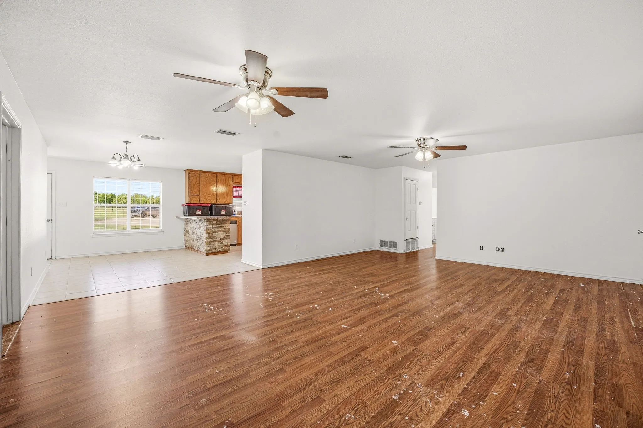 Farm For Sale in Erath County , 802 Private Road 1675, Stephenville, Texas 76401, 3 Bedroom, 2 Bathroom, Garage spaces, 2,223 Sqft, built in 2002, mls#21232356, Real Estate Agent in Stephenville, Homes For Sale in Erath county, Homes For Sale in Stephenville, Realtor in Stephenville Texas, Real Estate Brokerage Independent Realty Texas, Luminita Cordes Realtor