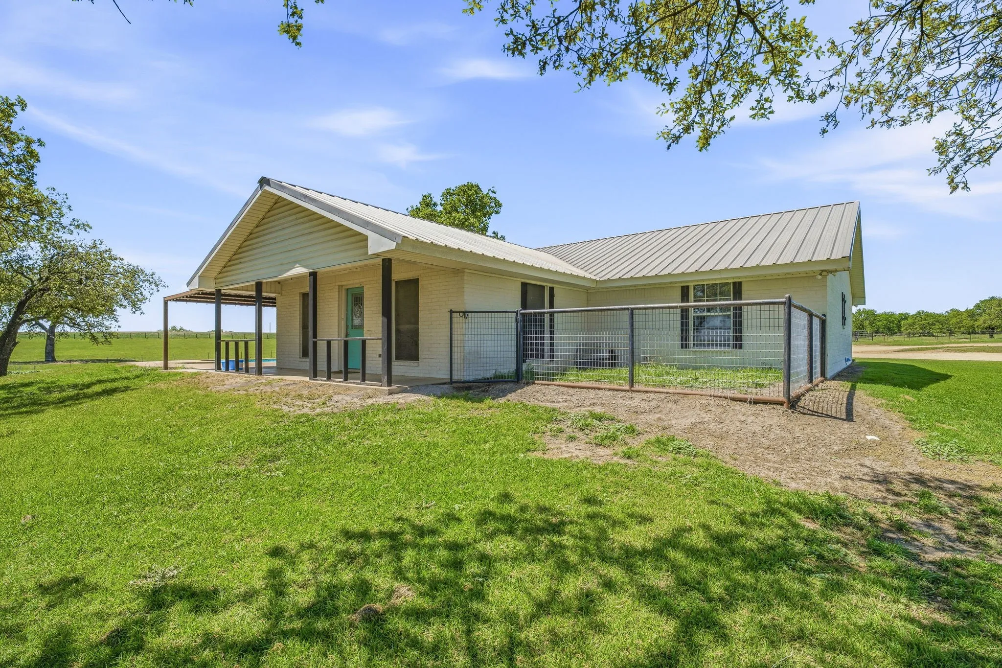 Farm For Sale in Erath County , 802 Private Road 1675, Stephenville, Texas 76401, 3 Bedroom, 2 Bathroom, Garage spaces, 2,223 Sqft, built in 2002, mls#21232356, Real Estate Agent in Stephenville, Homes For Sale in Erath county, Homes For Sale in Stephenville, Realtor in Stephenville Texas, Real Estate Brokerage Independent Realty Texas, Luminita Cordes Realtor