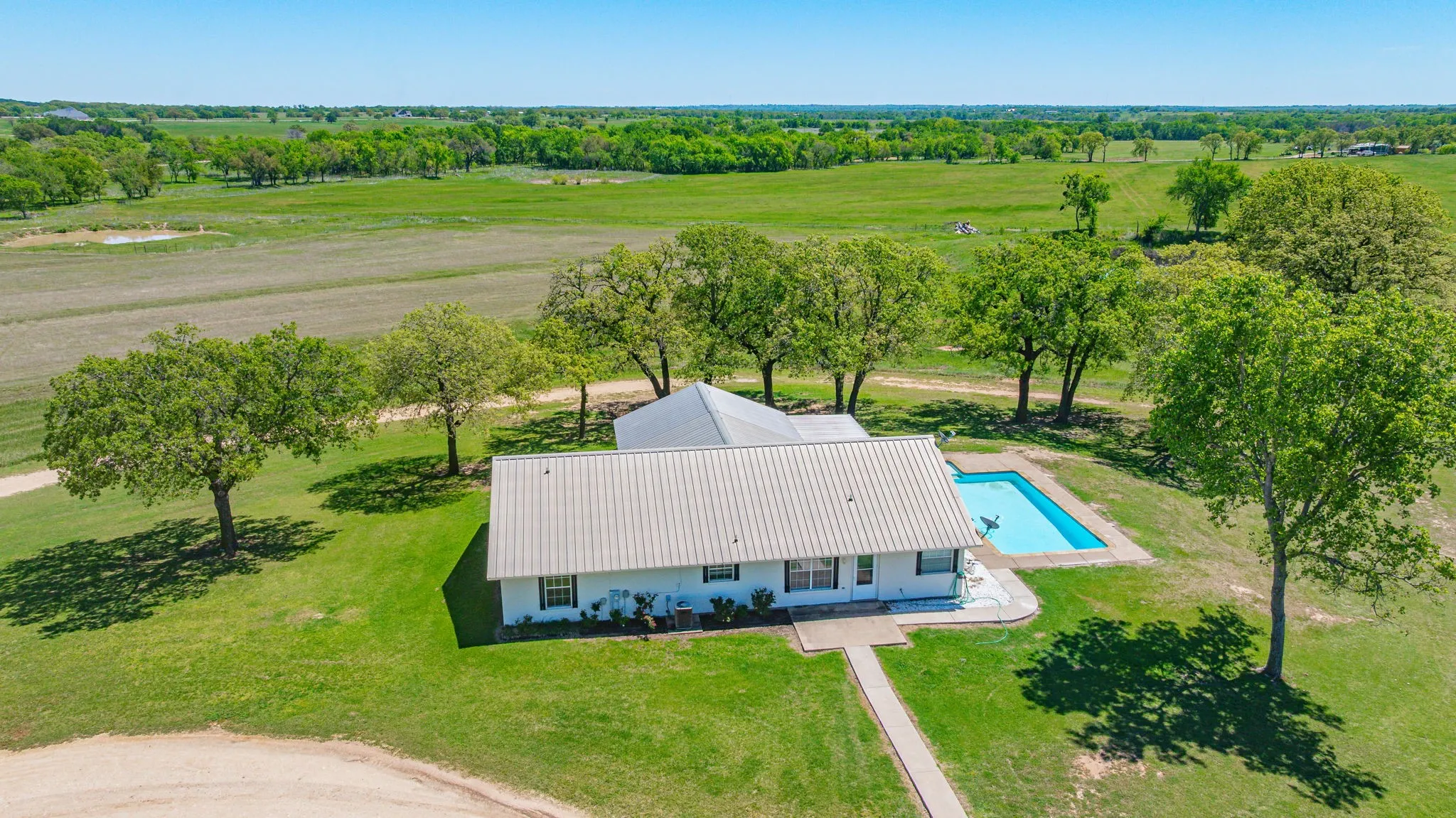 Farm For Sale in Erath County , 802 Private Road 1675, Stephenville, Texas 76401, 3 Bedroom, 2 Bathroom, Garage spaces, 2,223 Sqft, built in 2002, mls#21232356, Real Estate Agent in Stephenville, Homes For Sale in Erath county, Homes For Sale in Stephenville, Realtor in Stephenville Texas, Real Estate Brokerage Independent Realty Texas, Luminita Cordes Realtor
