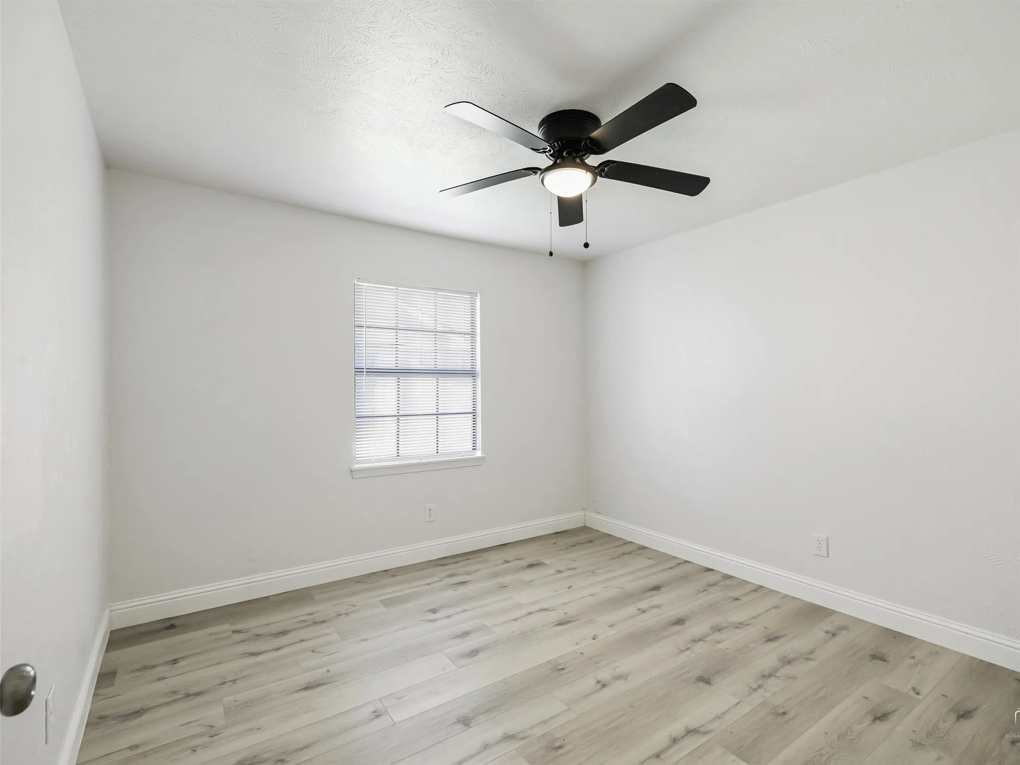 Single Family Residence For Rent in Dallas County , 4314 Arrowwood Street, Mesquite, Texas 75150, 4 Bedroom, 3 Bathroom, 2 Garage spaces, 2,011 Sqft, built in 1983, Preowned, mls#21228842, Real Estate Agent in Mesquite, Homes For Rent in Dallas county, Homes For Rent in Mesquite, Realtor in Mesquite Texas, Real Estate Brokerage Independent Realty Texas, Luminita Cordes Realtor