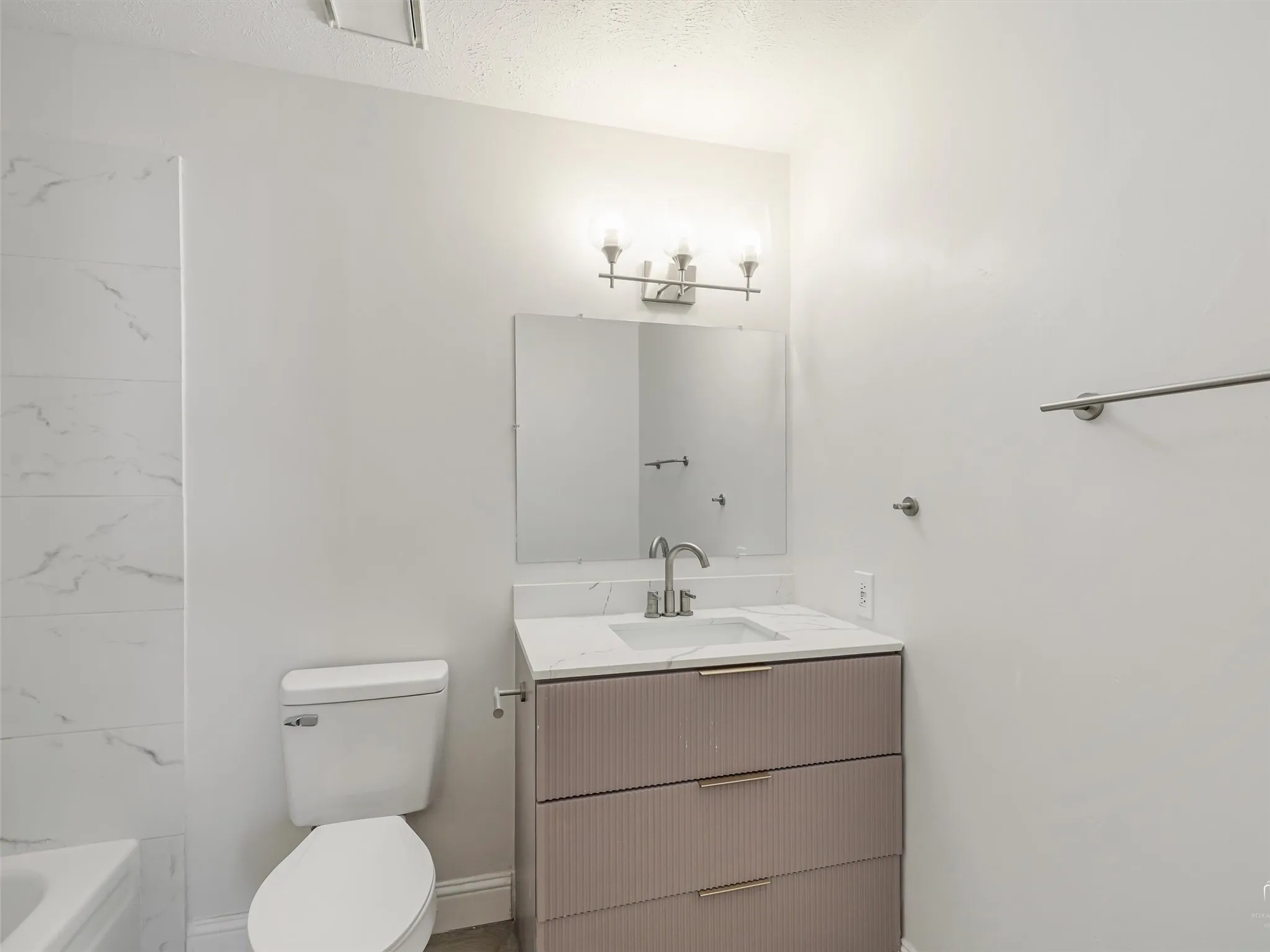 Single Family Residence For Rent in Dallas County , 4314 Arrowwood Street, Mesquite, Texas 75150, 4 Bedroom, 3 Bathroom, 2 Garage spaces, 2,011 Sqft, built in 1983, Preowned, mls#21228842, Real Estate Agent in Mesquite, Homes For Rent in Dallas county, Homes For Rent in Mesquite, Realtor in Mesquite Texas, Real Estate Brokerage Independent Realty Texas, Luminita Cordes Realtor