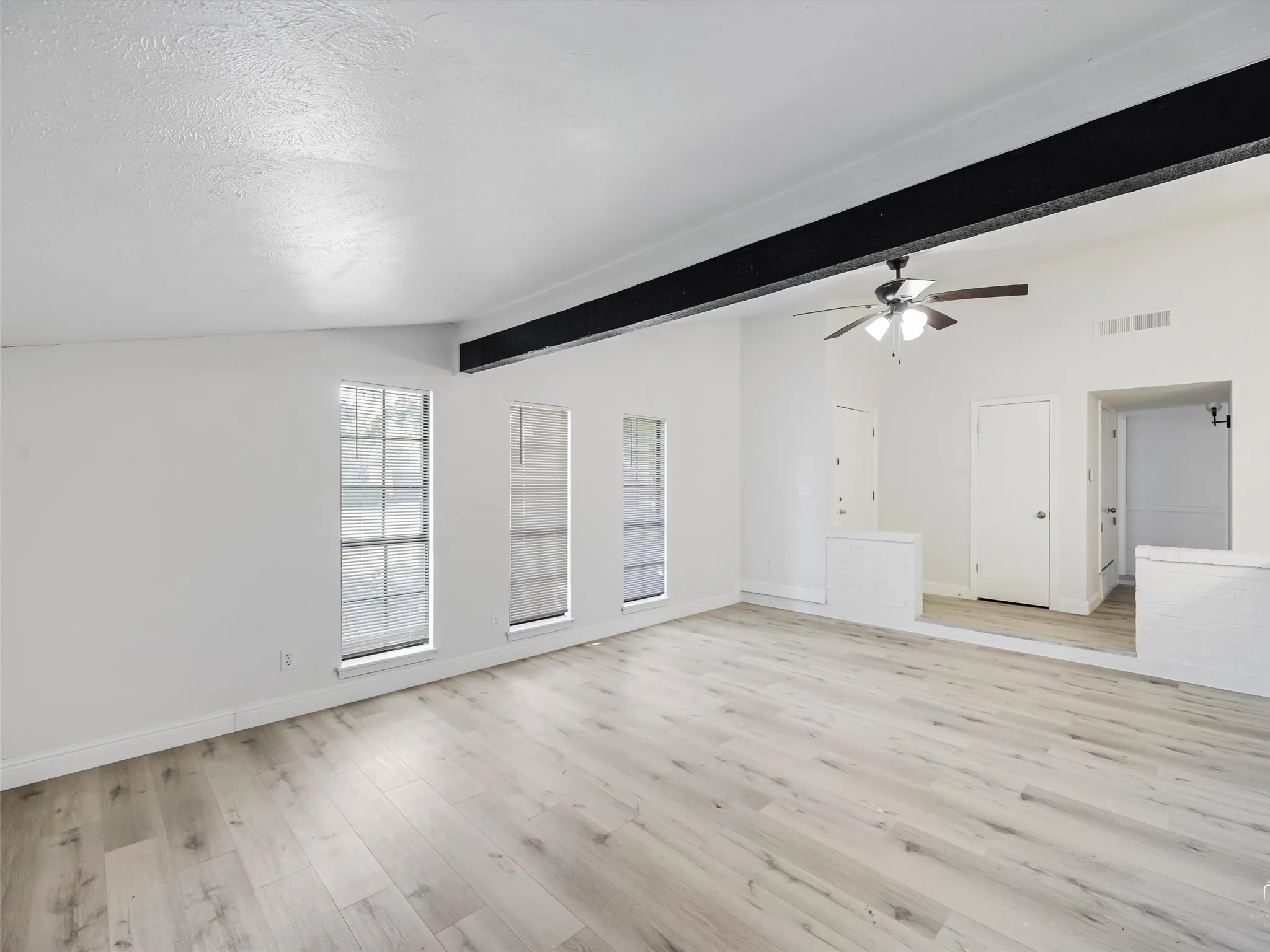 Single Family Residence For Rent in Dallas County , 4314 Arrowwood Street, Mesquite, Texas 75150, 4 Bedroom, 3 Bathroom, 2 Garage spaces, 2,011 Sqft, built in 1983, Preowned, mls#21228842, Real Estate Agent in Mesquite, Homes For Rent in Dallas county, Homes For Rent in Mesquite, Realtor in Mesquite Texas, Real Estate Brokerage Independent Realty Texas, Luminita Cordes Realtor
