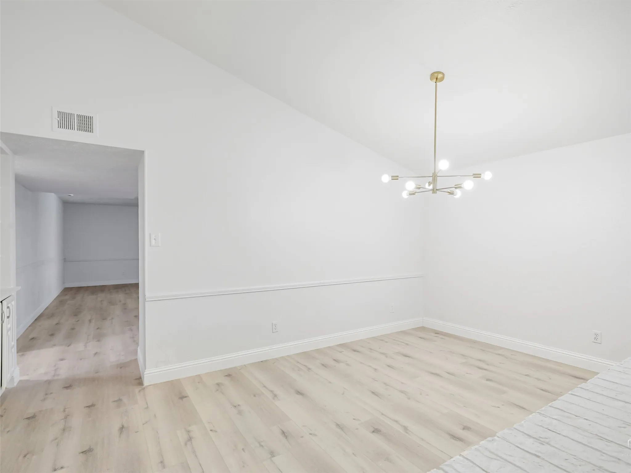 Single Family Residence For Rent in Dallas County , 4314 Arrowwood Street, Mesquite, Texas 75150, 4 Bedroom, 3 Bathroom, 2 Garage spaces, 2,011 Sqft, built in 1983, Preowned, mls#21228842, Real Estate Agent in Mesquite, Homes For Rent in Dallas county, Homes For Rent in Mesquite, Realtor in Mesquite Texas, Real Estate Brokerage Independent Realty Texas, Luminita Cordes Realtor