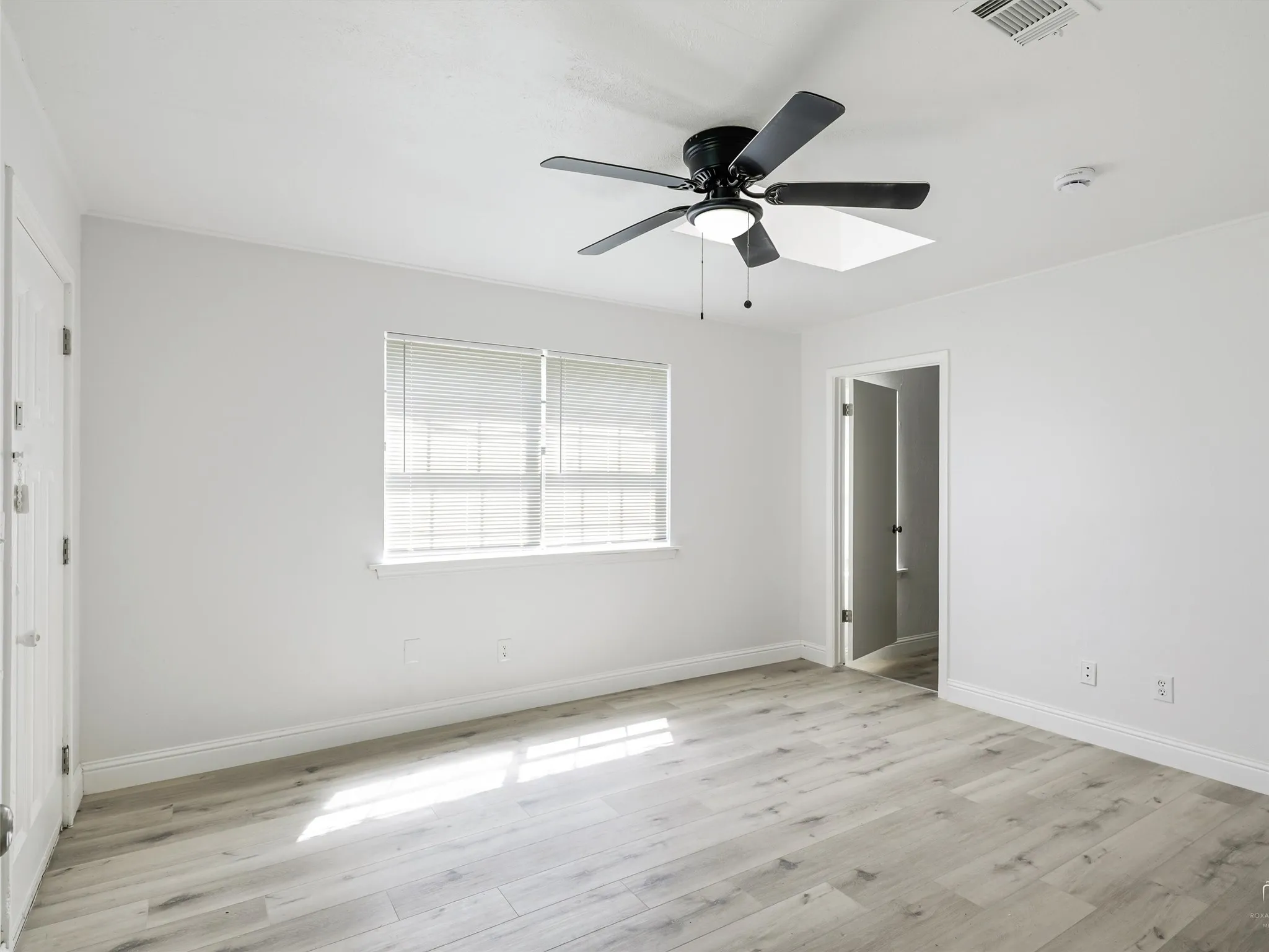 Single Family Residence For Rent in Dallas County , 4314 Arrowwood Street, Mesquite, Texas 75150, 4 Bedroom, 3 Bathroom, 2 Garage spaces, 2,011 Sqft, built in 1983, Preowned, mls#21228842, Real Estate Agent in Mesquite, Homes For Rent in Dallas county, Homes For Rent in Mesquite, Realtor in Mesquite Texas, Real Estate Brokerage Independent Realty Texas, Luminita Cordes Realtor