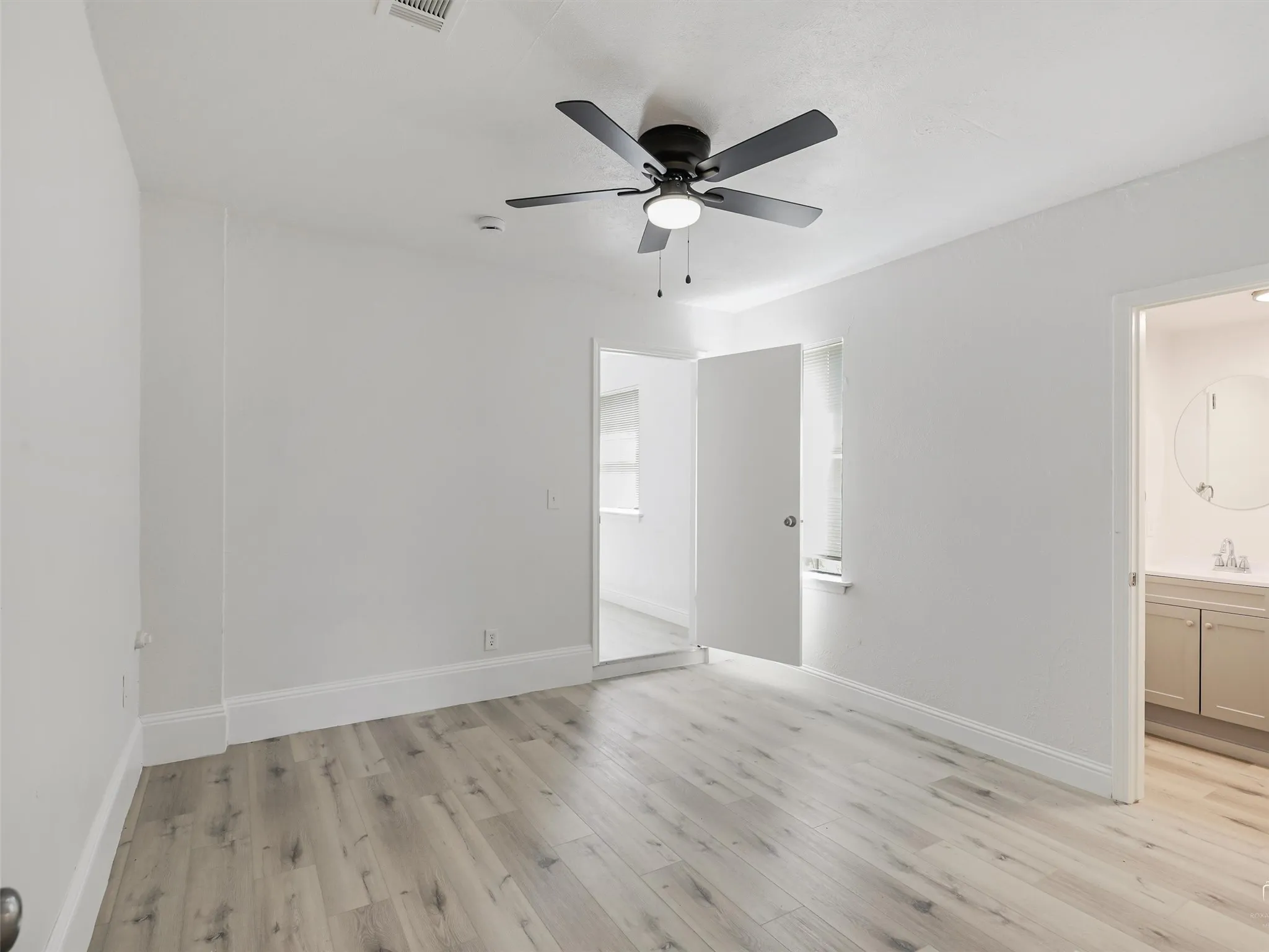 Single Family Residence For Rent in Dallas County , 4314 Arrowwood Street, Mesquite, Texas 75150, 4 Bedroom, 3 Bathroom, 2 Garage spaces, 2,011 Sqft, built in 1983, Preowned, mls#21228842, Real Estate Agent in Mesquite, Homes For Rent in Dallas county, Homes For Rent in Mesquite, Realtor in Mesquite Texas, Real Estate Brokerage Independent Realty Texas, Luminita Cordes Realtor