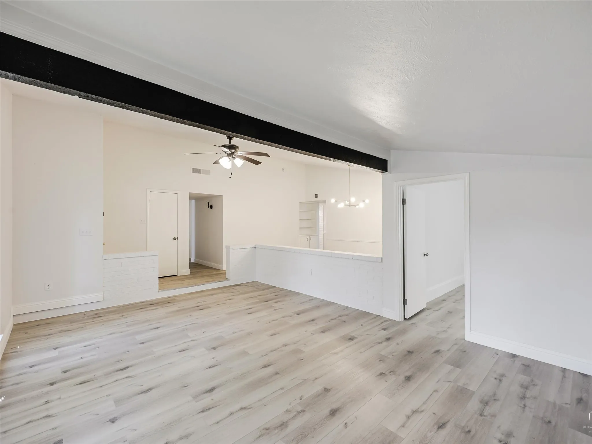 Single Family Residence For Rent in Dallas County , 4314 Arrowwood Street, Mesquite, Texas 75150, 4 Bedroom, 3 Bathroom, 2 Garage spaces, 2,011 Sqft, built in 1983, Preowned, mls#21228842, Real Estate Agent in Mesquite, Homes For Rent in Dallas county, Homes For Rent in Mesquite, Realtor in Mesquite Texas, Real Estate Brokerage Independent Realty Texas, Luminita Cordes Realtor