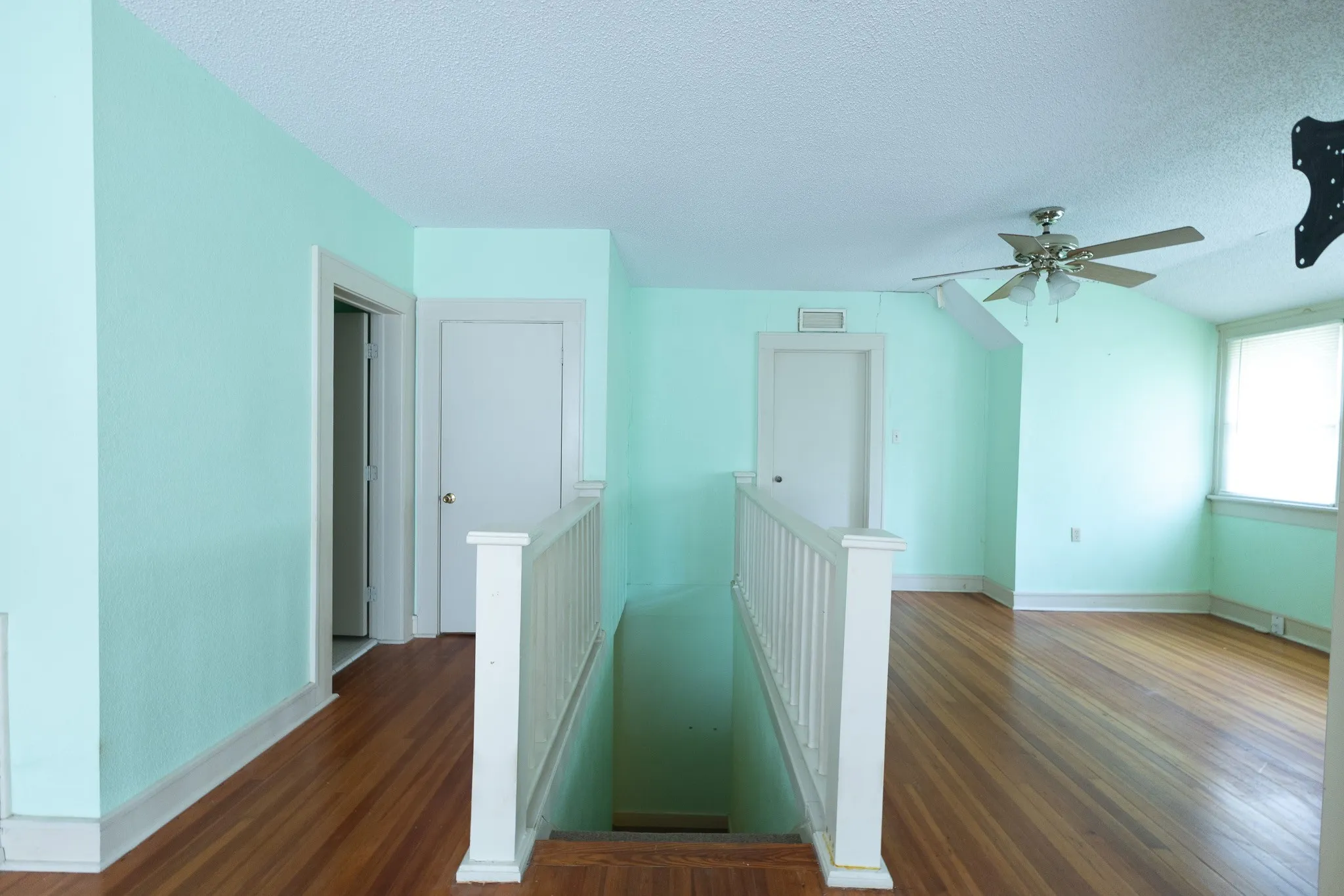 Upstairs Guest Bedroom 2
