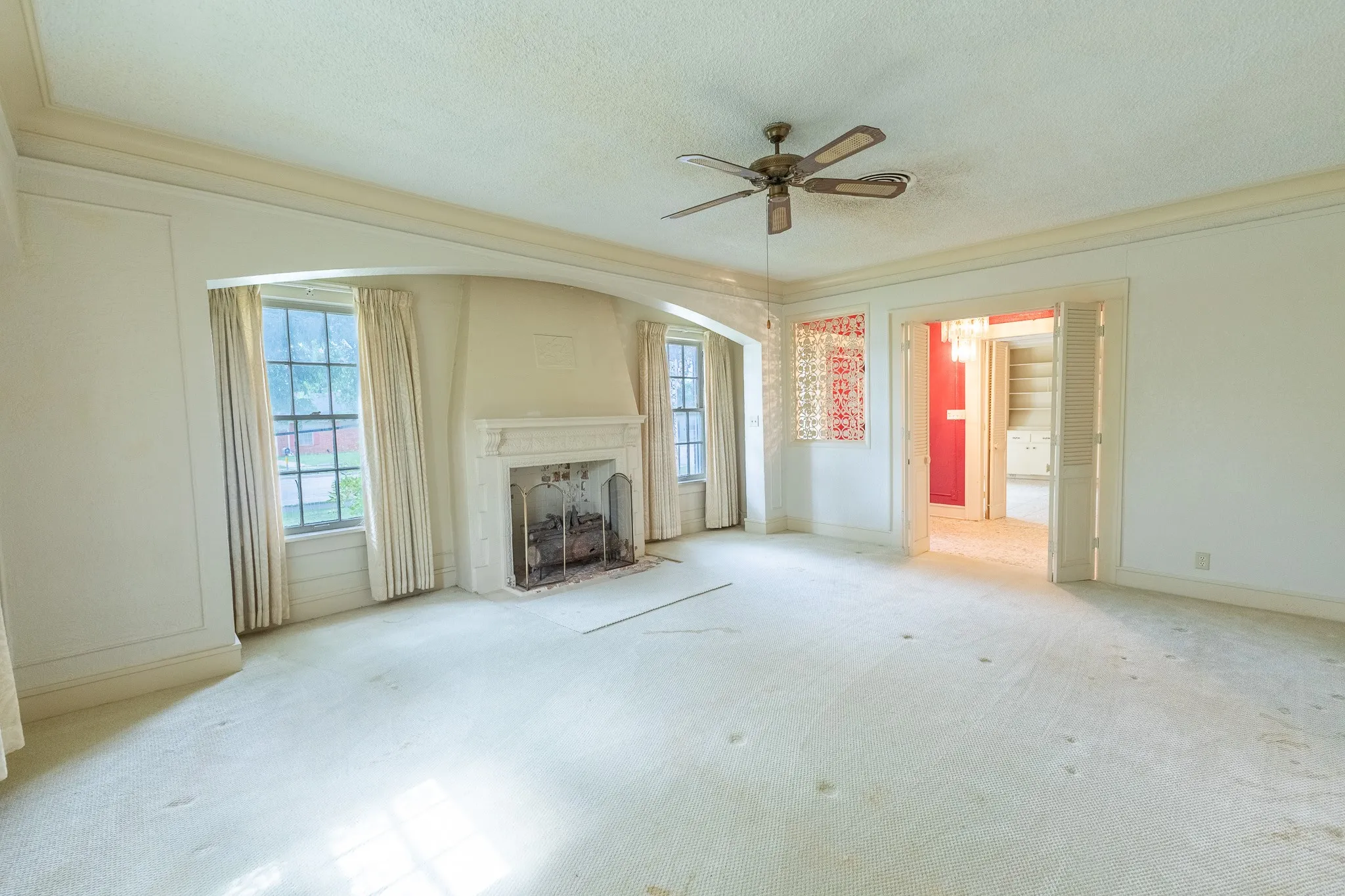Single Family Residence For Sale in Coleman County , 1001 W Walnut Street, Coleman, Texas 76834, 3 Bedroom, 3 Bathroom, 2 Garage spaces, 3,461 Sqft, built in 1926, Preowned, mls#21232482, Real Estate Agent in Coleman, Homes For Sale in Coleman county, Homes For Sale in Coleman, Realtor in Coleman Texas, Real Estate Brokerage Independent Realty Texas, Luminita Cordes Realtor
