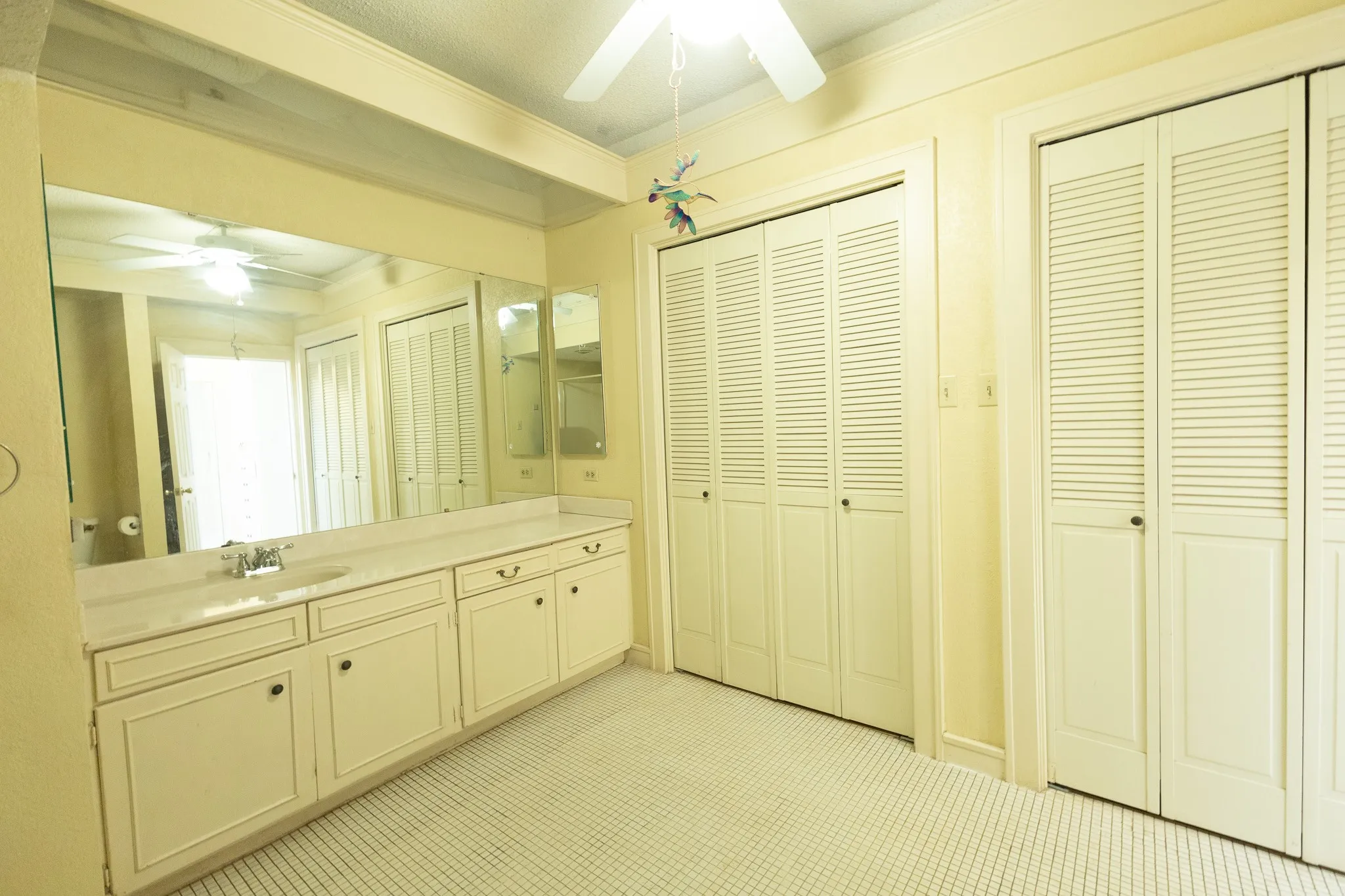Single Family Residence For Sale in Coleman County , 1001 W Walnut Street, Coleman, Texas 76834, 3 Bedroom, 3 Bathroom, 2 Garage spaces, 3,461 Sqft, built in 1926, Preowned, mls#21232482, Real Estate Agent in Coleman, Homes For Sale in Coleman county, Homes For Sale in Coleman, Realtor in Coleman Texas, Real Estate Brokerage Independent Realty Texas, Luminita Cordes Realtor