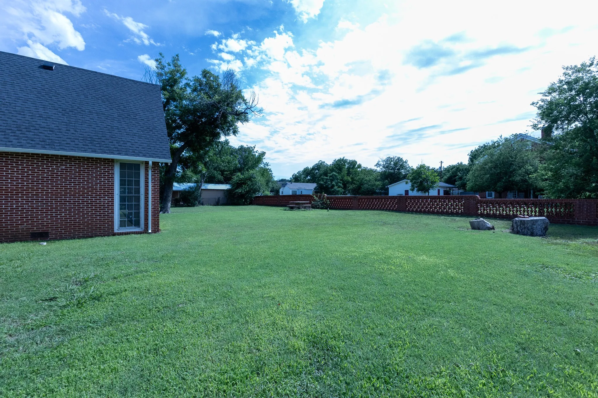 Single Family Residence For Sale in Coleman County , 1001 W Walnut Street, Coleman, Texas 76834, 3 Bedroom, 3 Bathroom, 2 Garage spaces, 3,461 Sqft, built in 1926, Preowned, mls#21232482, Real Estate Agent in Coleman, Homes For Sale in Coleman county, Homes For Sale in Coleman, Realtor in Coleman Texas, Real Estate Brokerage Independent Realty Texas, Luminita Cordes Realtor