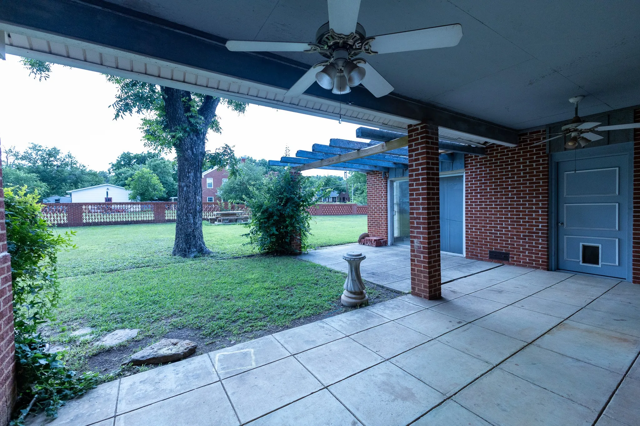 Single Family Residence For Sale in Coleman County , 1001 W Walnut Street, Coleman, Texas 76834, 3 Bedroom, 3 Bathroom, 2 Garage spaces, 3,461 Sqft, built in 1926, Preowned, mls#21232482, Real Estate Agent in Coleman, Homes For Sale in Coleman county, Homes For Sale in Coleman, Realtor in Coleman Texas, Real Estate Brokerage Independent Realty Texas, Luminita Cordes Realtor