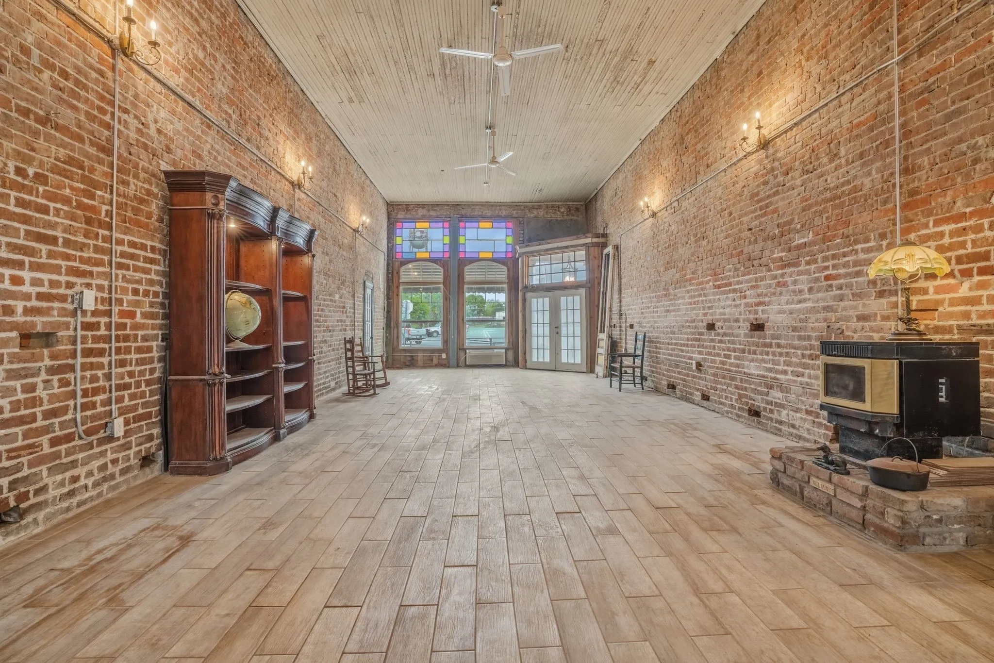 Retail For Sale in Fannin County , 2 S Plaza Street, Ladonia, Texas 75449, 0, 0, Garage spaces, 0 Sqft, built in 1930, Proposed, mls#21223074, Real Estate Agent in Ladonia, Homes For Sale in Fannin county, Homes For Sale in Ladonia, Realtor in Ladonia Texas, Real Estate Brokerage Independent Realty Texas, Luminita Cordes Realtor