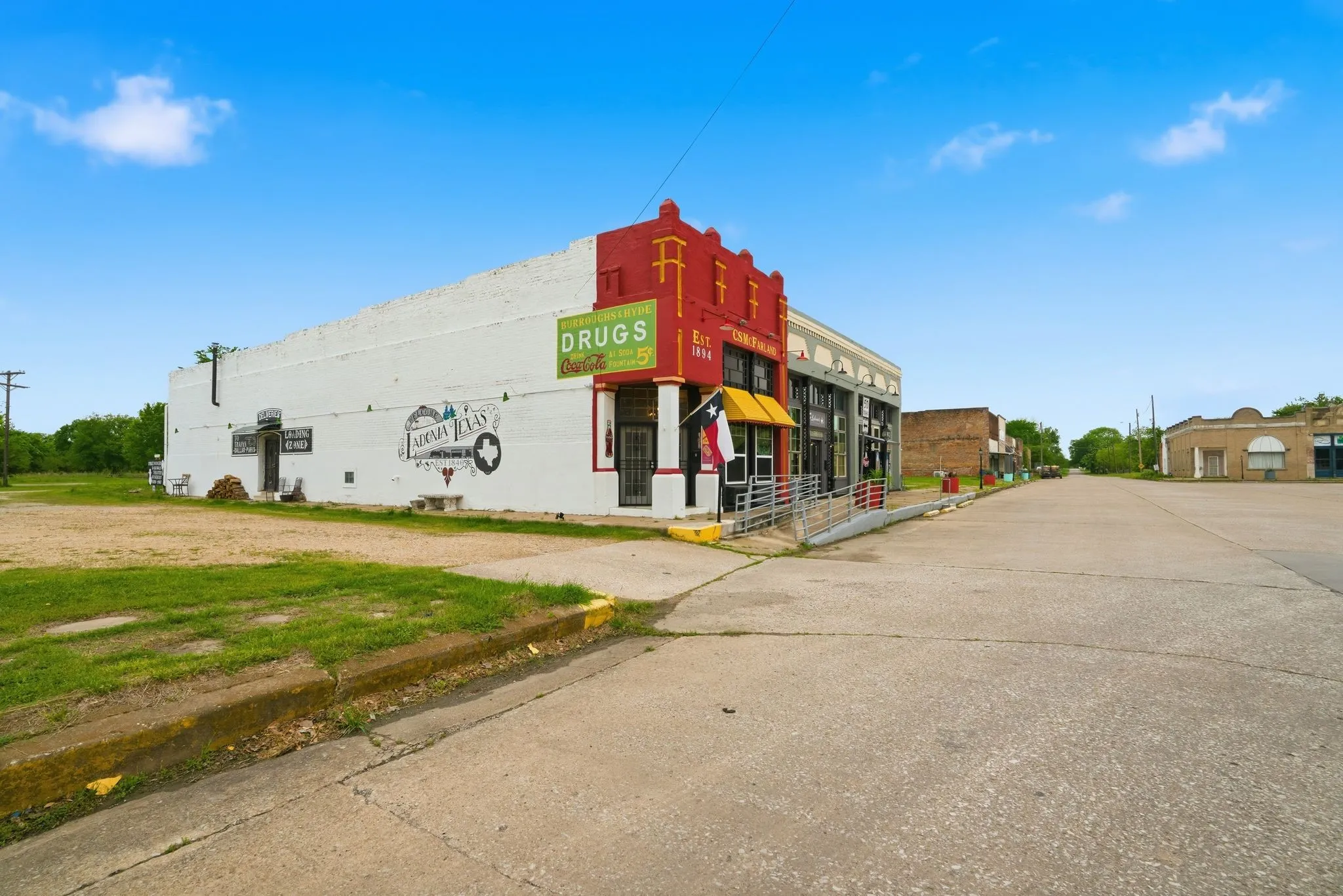Retail For Sale in Fannin County , 2 S Plaza Street, Ladonia, Texas 75449, 0, 0, Garage spaces, 0 Sqft, built in 1930, Proposed, mls#21223074, Real Estate Agent in Ladonia, Homes For Sale in Fannin county, Homes For Sale in Ladonia, Realtor in Ladonia Texas, Real Estate Brokerage Independent Realty Texas, Luminita Cordes Realtor