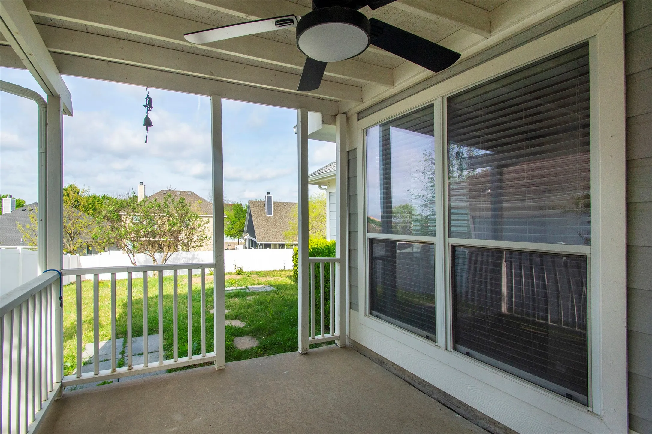 Single Family Residence For Sale in Collin County , 510 Creekside Drive, Anna, Texas 75409, 3 Bedroom, 2 Bathroom, 2 Garage spaces, 1,267 Sqft, built in 2003, Preowned, mls#21230941, Real Estate Agent in Anna, Homes For Sale in Collin county, Homes For Sale in Anna, Realtor in Anna Texas, Real Estate Brokerage Independent Realty Texas, Luminita Cordes Realtor