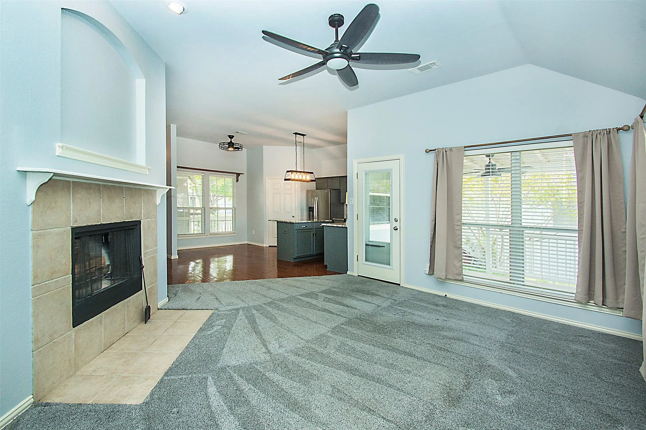 Single Family Residence For Sale in Collin County , 510 Creekside Drive, Anna, Texas 75409, 3 Bedroom, 2 Bathroom, 2 Garage spaces, 1,267 Sqft, built in 2003, Preowned, mls#21230941, Real Estate Agent in Anna, Homes For Sale in Collin county, Homes For Sale in Anna, Realtor in Anna Texas, Real Estate Brokerage Independent Realty Texas, Luminita Cordes Realtor