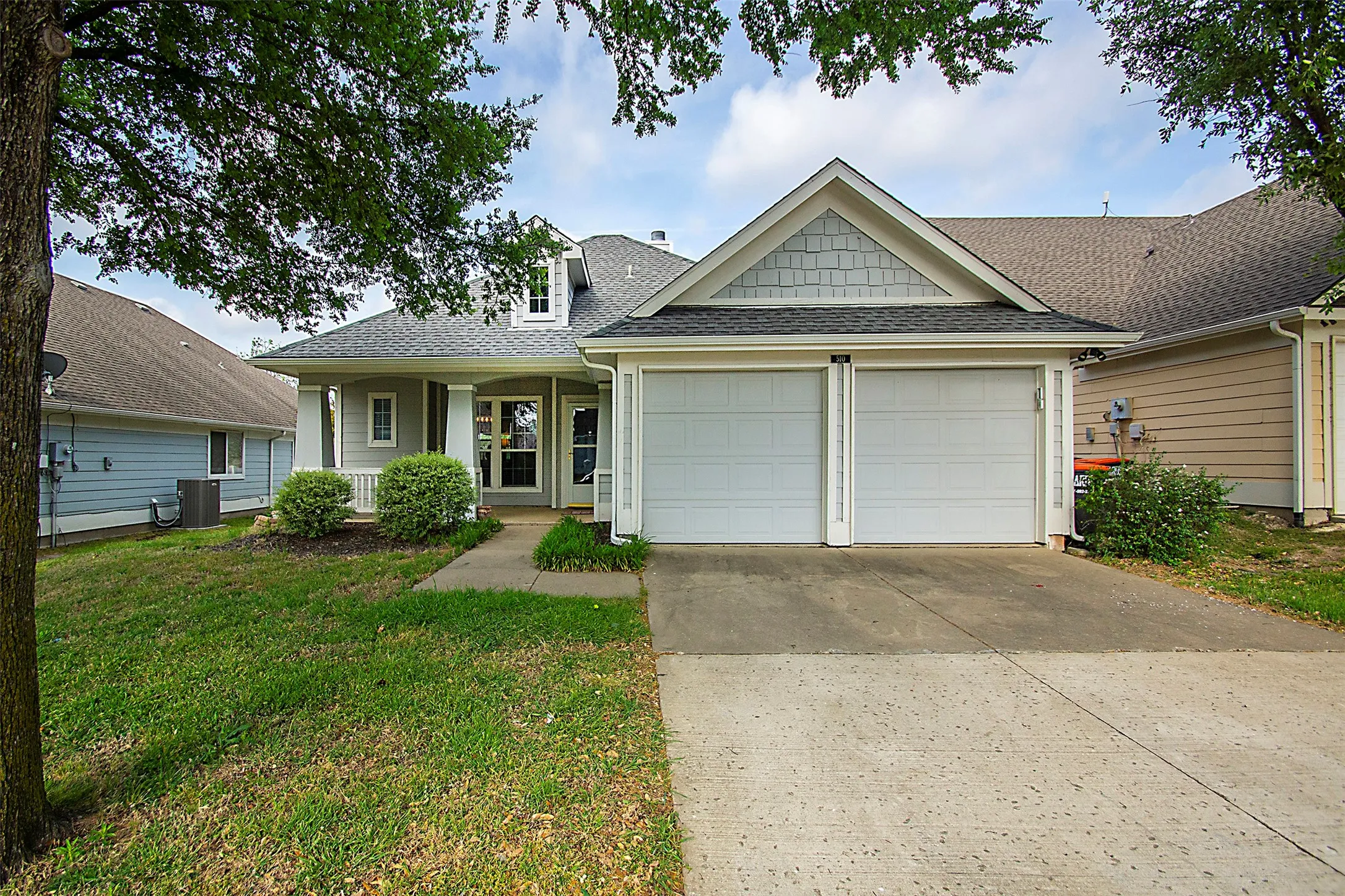 Single Family Residence For Sale in Collin County , 510 Creekside Drive, Anna, Texas 75409, 3 Bedroom, 2 Bathroom, 2 Garage spaces, 1,267 Sqft, built in 2003, Preowned, mls#21230941, Real Estate Agent in Anna, Homes For Sale in Collin county, Homes For Sale in Anna, Realtor in Anna Texas, Real Estate Brokerage Independent Realty Texas, Luminita Cordes Realtor