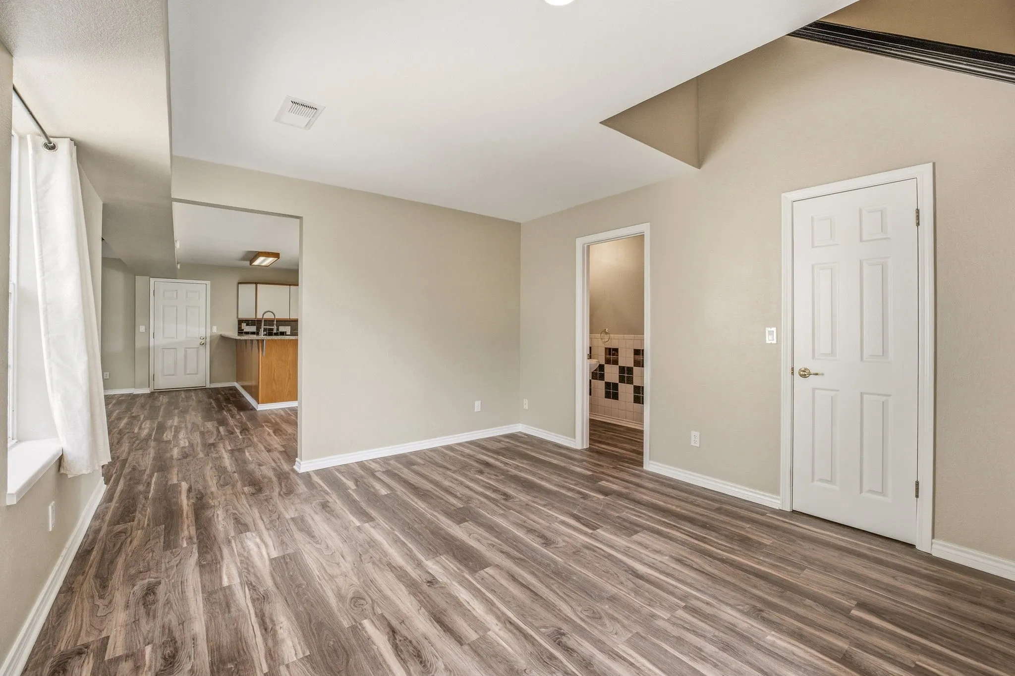 Entry Sitting Area