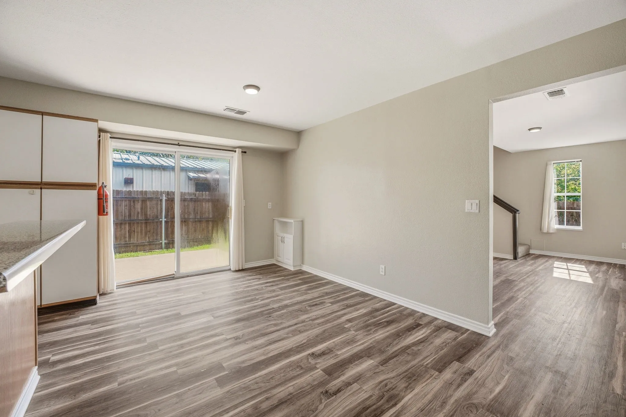 Single Family Residence For Sale in Somervell County , 302 Hill Street, Glen Rose, Texas 76043, 4 Bedroom, 5 Bathroom, 2 Garage spaces, 2,400 Sqft, built in 1994, Preowned, mls#21231130, Real Estate Agent in Glen Rose, Homes For Sale in Somervell county, Homes For Sale in Glen Rose, Realtor in Glen Rose Texas, Real Estate Brokerage Independent Realty Texas, Luminita Cordes Realtor