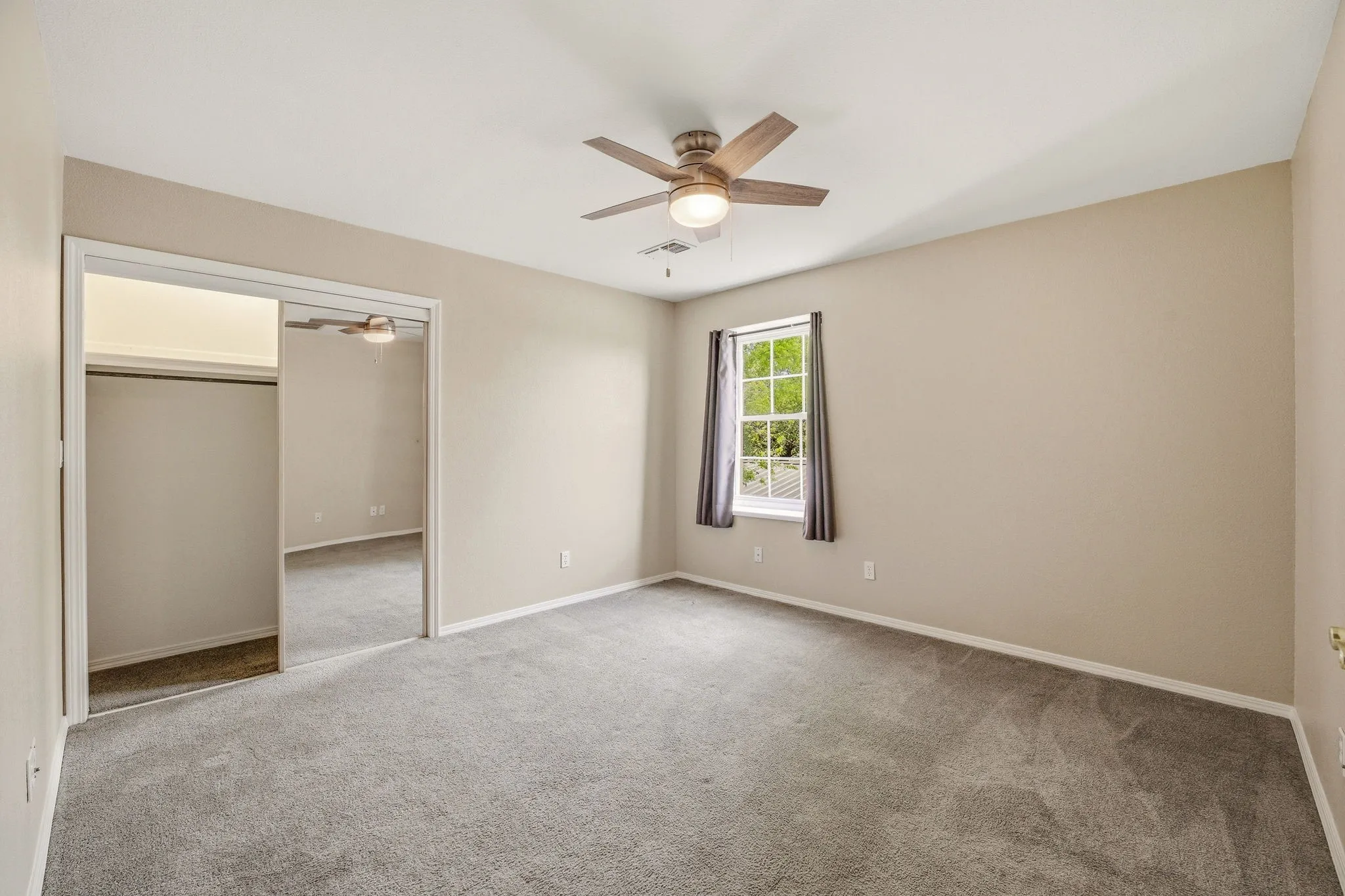 Single Family Residence For Sale in Somervell County , 302 Hill Street, Glen Rose, Texas 76043, 4 Bedroom, 5 Bathroom, 2 Garage spaces, 2,400 Sqft, built in 1994, Preowned, mls#21231130, Real Estate Agent in Glen Rose, Homes For Sale in Somervell county, Homes For Sale in Glen Rose, Realtor in Glen Rose Texas, Real Estate Brokerage Independent Realty Texas, Luminita Cordes Realtor