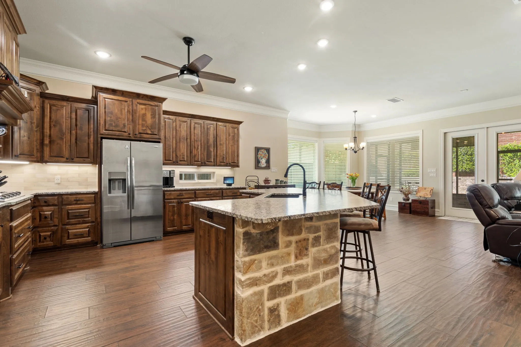 Single Family Residence For Sale in Smith County , 6923 Saint Anthony Drive, Tyler, Texas 75703, 3 Bedroom, 3 Bathroom, 2 Garage spaces, 2,430 Sqft, built in 2019, mls#21232533, Real Estate Agent in Tyler, Homes For Sale in Smith county, Homes For Sale in Tyler, Realtor in Tyler Texas, Real Estate Brokerage Independent Realty Texas, Luminita Cordes Realtor