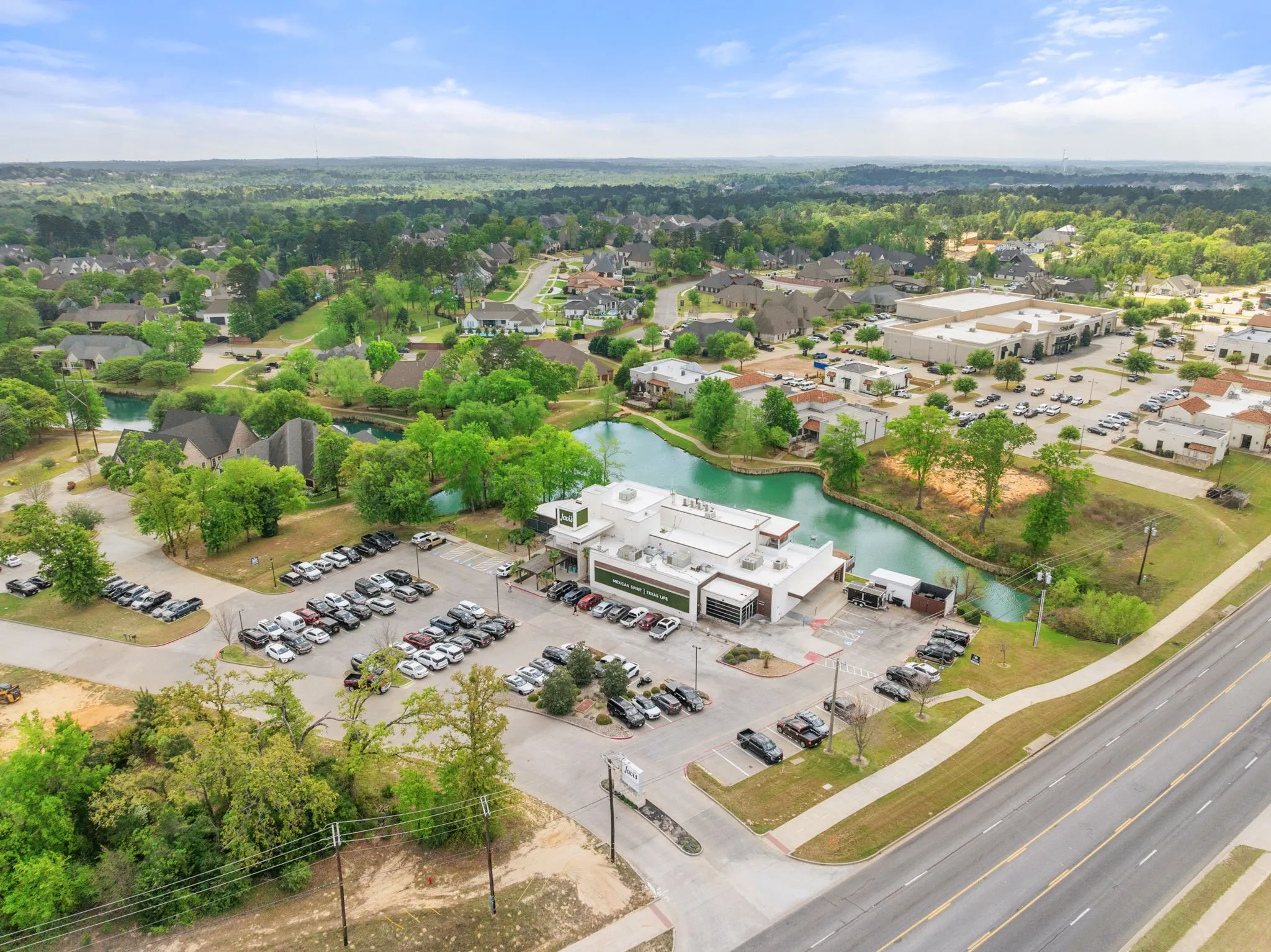 Single Family Residence For Sale in Smith County , 6923 Saint Anthony Drive, Tyler, Texas 75703, 3 Bedroom, 3 Bathroom, 2 Garage spaces, 2,430 Sqft, built in 2019, mls#21232533, Real Estate Agent in Tyler, Homes For Sale in Smith county, Homes For Sale in Tyler, Realtor in Tyler Texas, Real Estate Brokerage Independent Realty Texas, Luminita Cordes Realtor