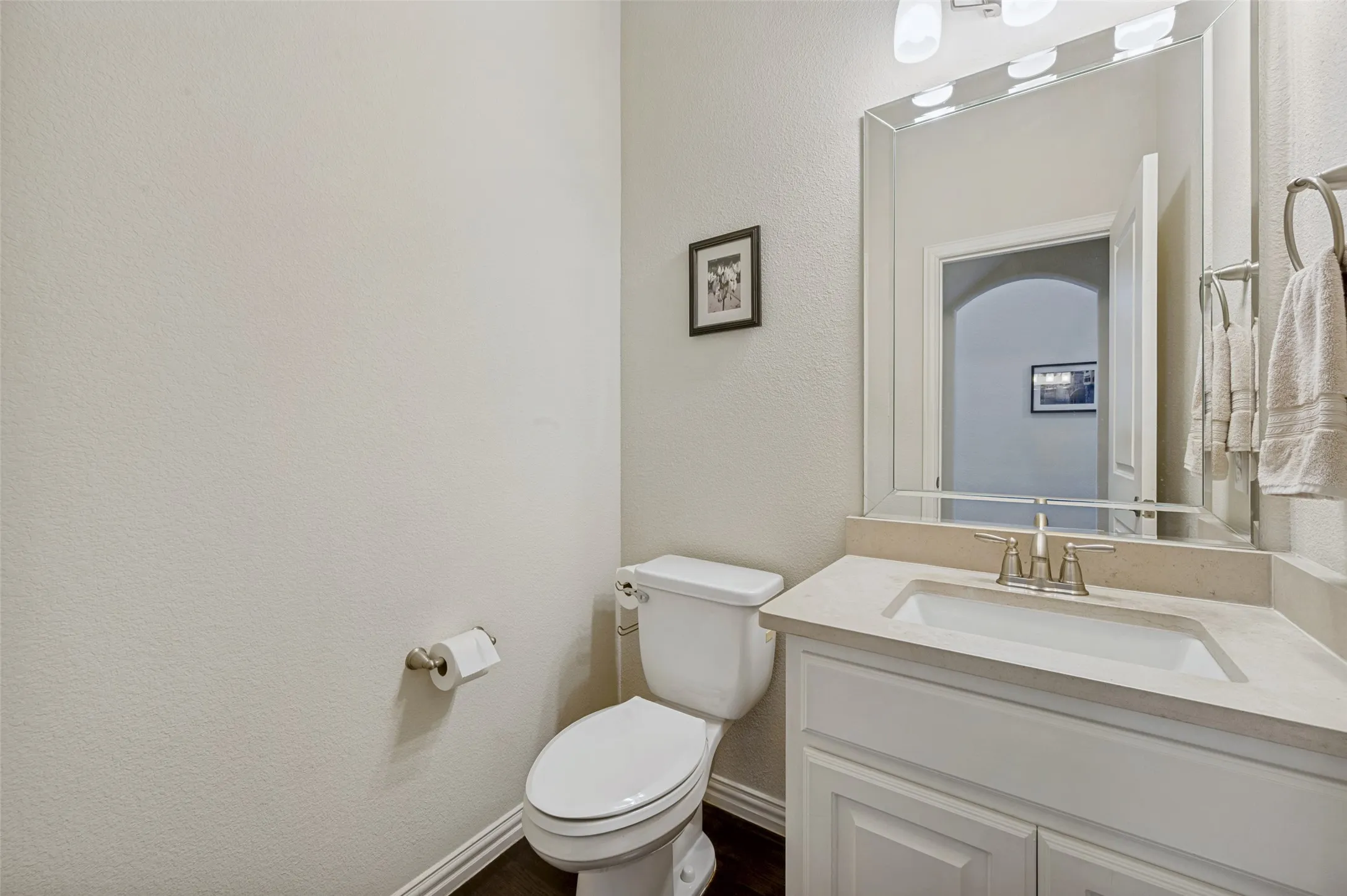Single Family Residence For Sale in Dallas County , 2841 Edinburgh, Carrollton, Texas 75006, 3 Bedroom, 4 Bathroom, 2 Garage spaces, 3,057 Sqft, built in 2014, Preowned, mls#21232542, Real Estate Agent in Carrollton, Homes For Sale in Dallas county, Homes For Sale in Carrollton, Realtor in Carrollton Texas, Real Estate Brokerage Independent Realty Texas, Luminita Cordes Realtor