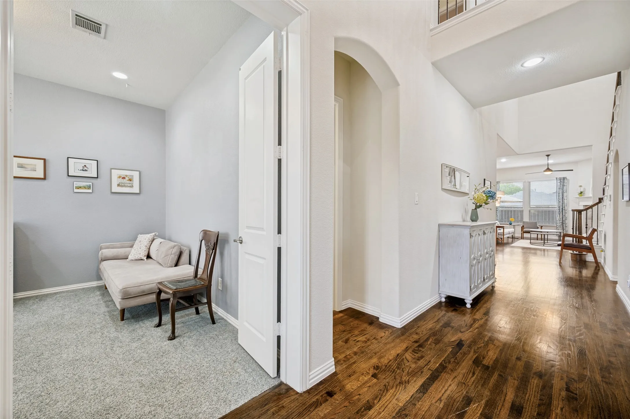 Single Family Residence For Sale in Dallas County , 2841 Edinburgh, Carrollton, Texas 75006, 3 Bedroom, 4 Bathroom, 2 Garage spaces, 3,057 Sqft, built in 2014, Preowned, mls#21232542, Real Estate Agent in Carrollton, Homes For Sale in Dallas county, Homes For Sale in Carrollton, Realtor in Carrollton Texas, Real Estate Brokerage Independent Realty Texas, Luminita Cordes Realtor