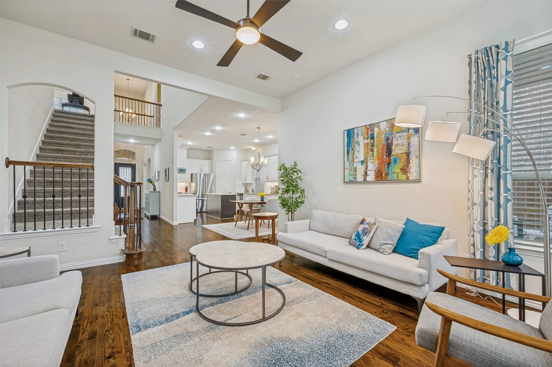 Single Family Residence For Sale in Dallas County , 2841 Edinburgh, Carrollton, Texas 75006, 3 Bedroom, 4 Bathroom, 2 Garage spaces, 3,057 Sqft, built in 2014, Preowned, mls#21232542, Real Estate Agent in Carrollton, Homes For Sale in Dallas county, Homes For Sale in Carrollton, Realtor in Carrollton Texas, Real Estate Brokerage Independent Realty Texas, Luminita Cordes Realtor