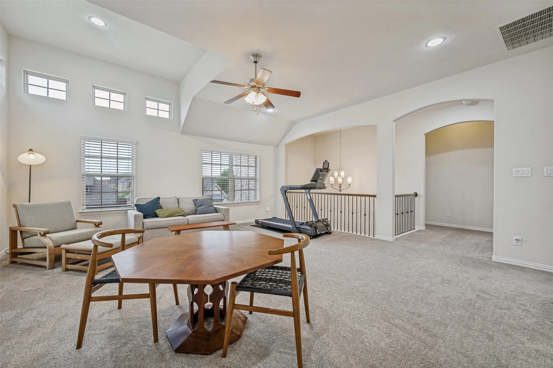 Single Family Residence For Sale in Dallas County , 2841 Edinburgh, Carrollton, Texas 75006, 3 Bedroom, 4 Bathroom, 2 Garage spaces, 3,057 Sqft, built in 2014, Preowned, mls#21232542, Real Estate Agent in Carrollton, Homes For Sale in Dallas county, Homes For Sale in Carrollton, Realtor in Carrollton Texas, Real Estate Brokerage Independent Realty Texas, Luminita Cordes Realtor